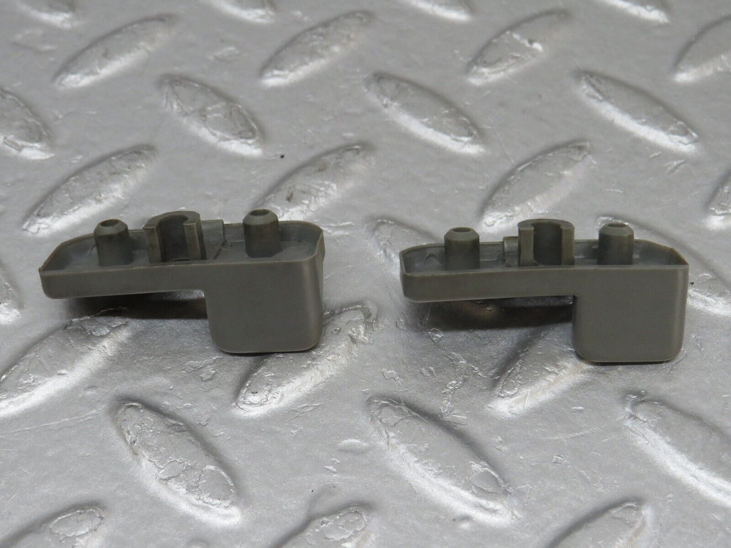 36036 Mercedes-Benz W126 420SE Parcel Shelf Storage Lid Latch 2x 1268460044