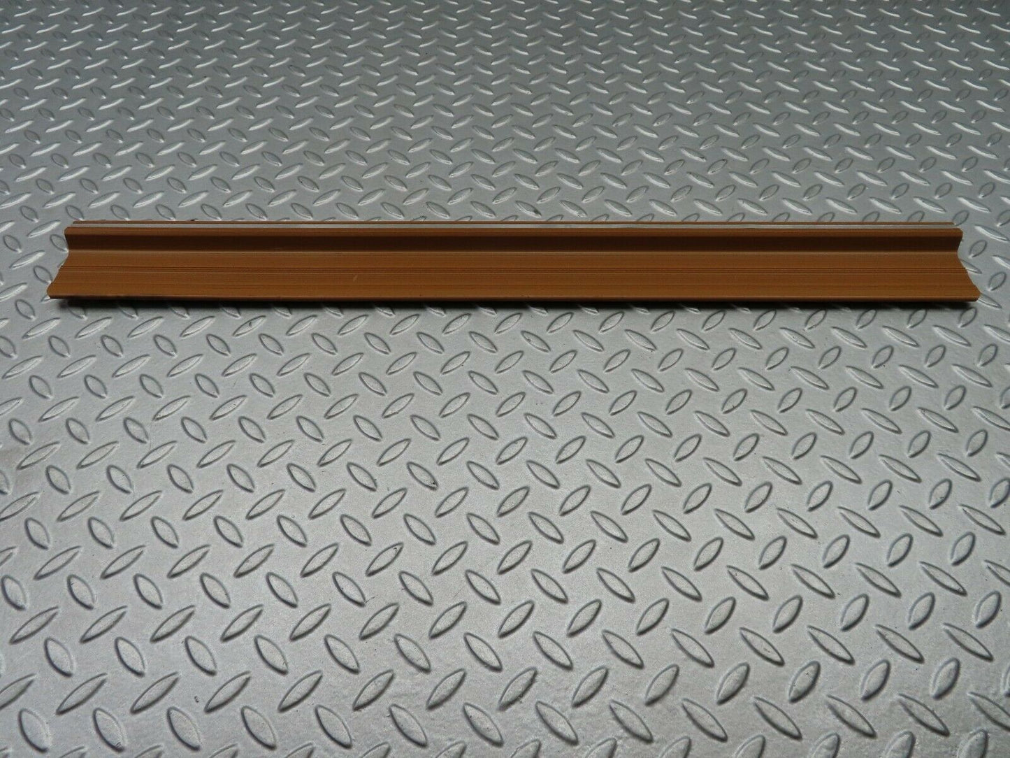 5666 Mercedes-Benz W123 200 Front Left Door Sill