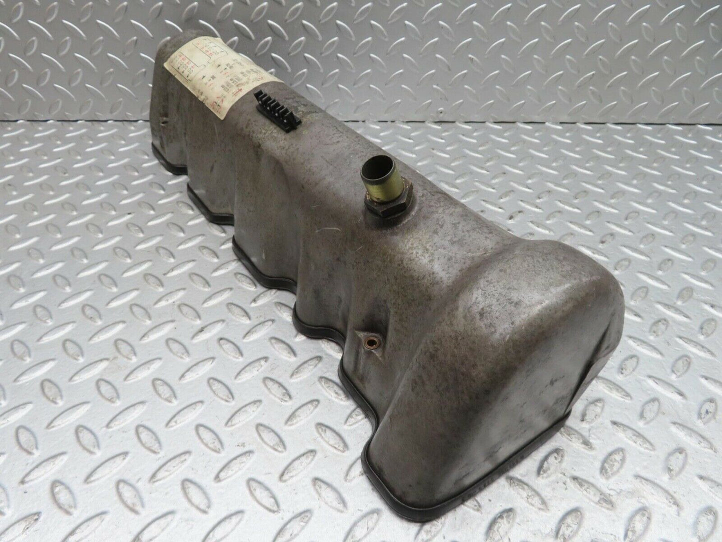 13828 Mercedes-Benz R107 450SL Cylinder Head Valve Cover Left Side 1160161805