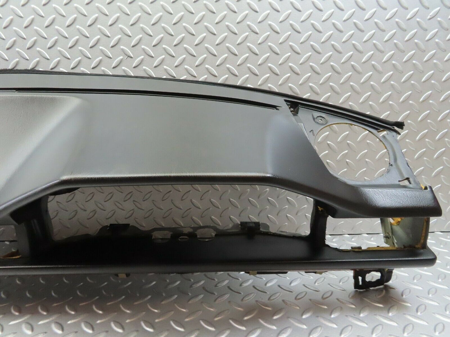 6614 Mercedes-Benz S124 E220 Wagon Dashboard Black