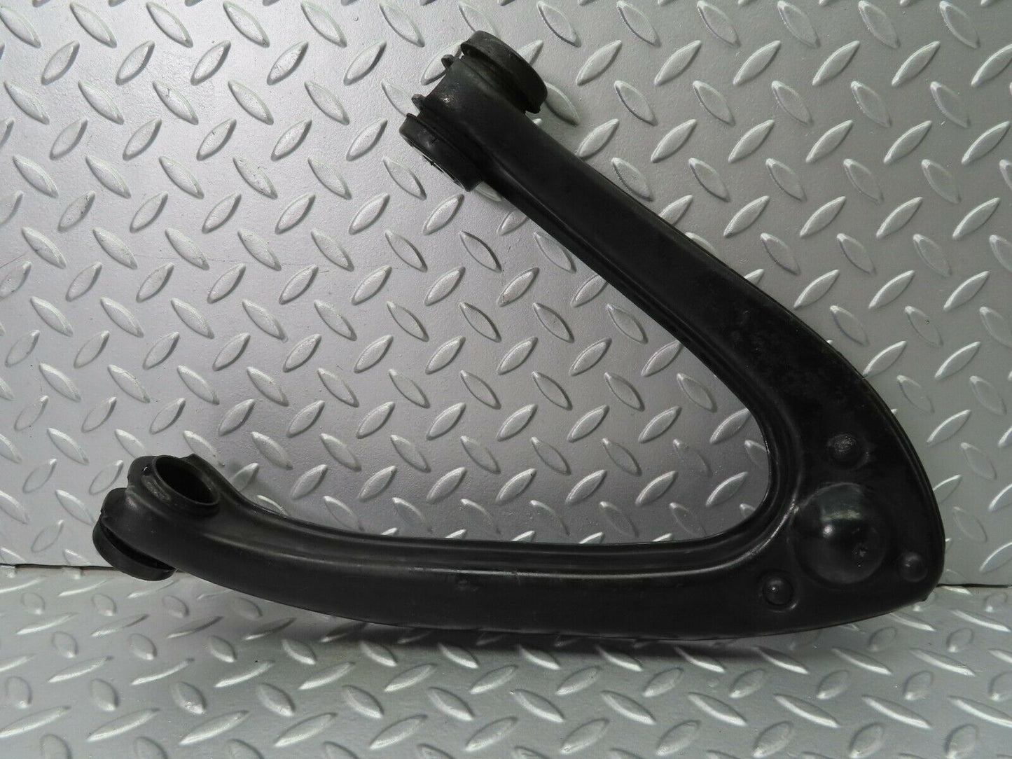 7213 Mercedes-Benz C107 350SLC Coupe Upper Control Arm Left