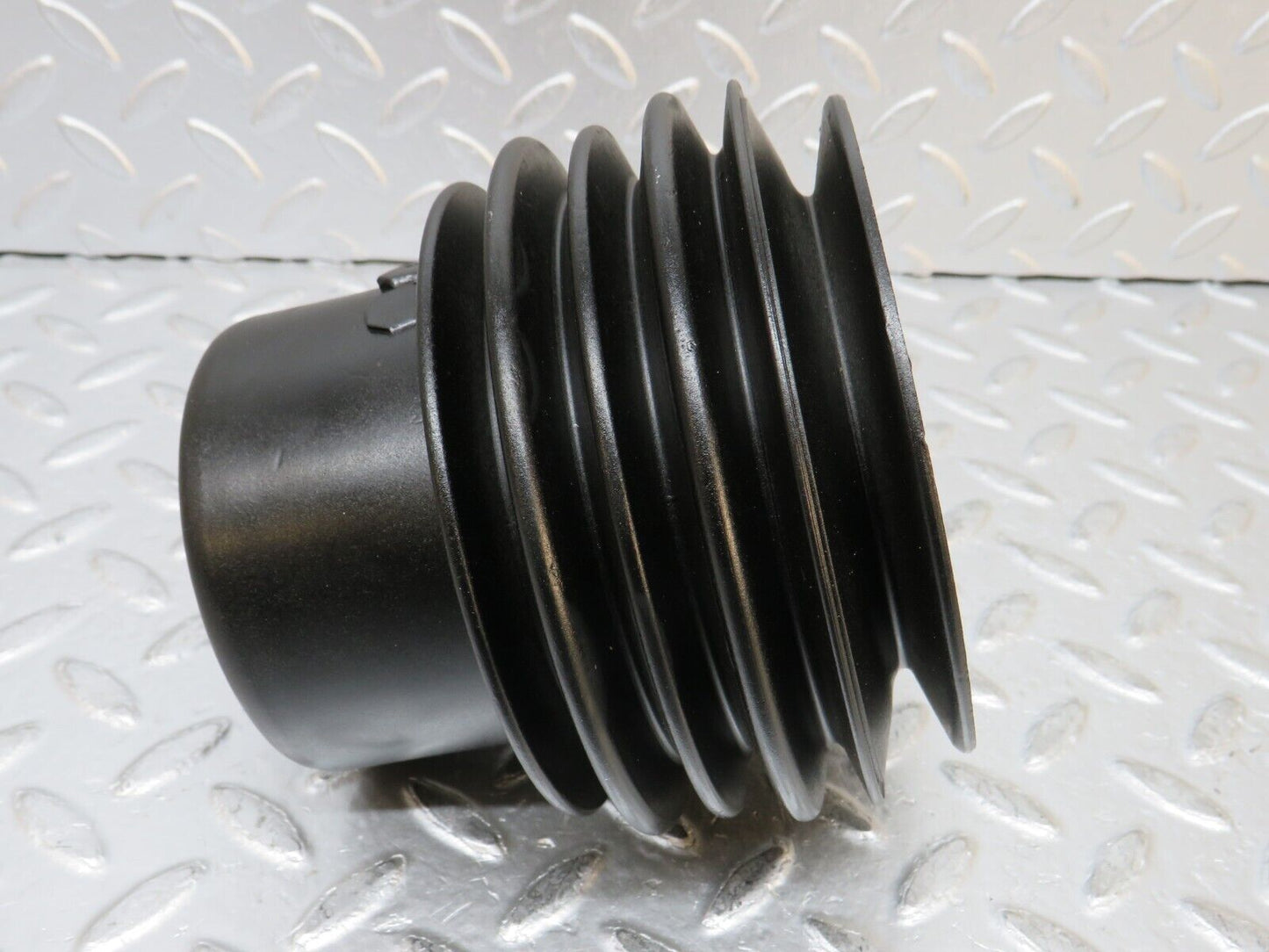 0222 Mercedes-Benz W116 350SE Crankshaft Pulley