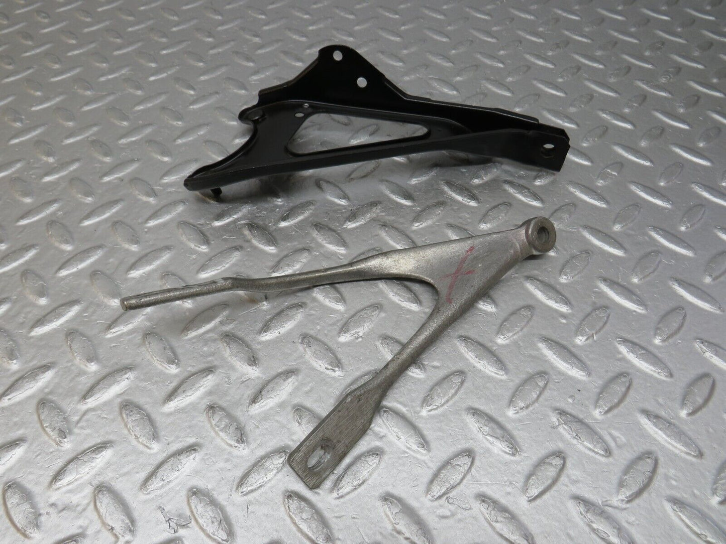 36543 Mercedes-Benz W201 190E 2.0L Steering Column Bracket