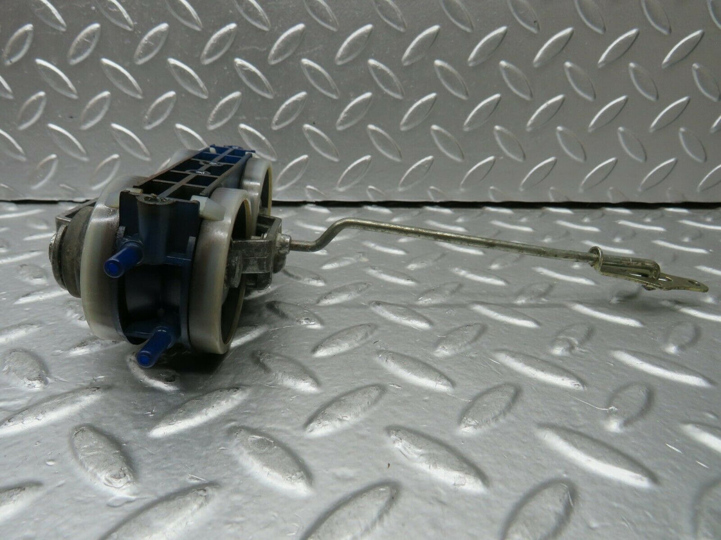23136 Mercedes-Benz C123 230CE Coupe Door Lock Vacuum Actuator Left