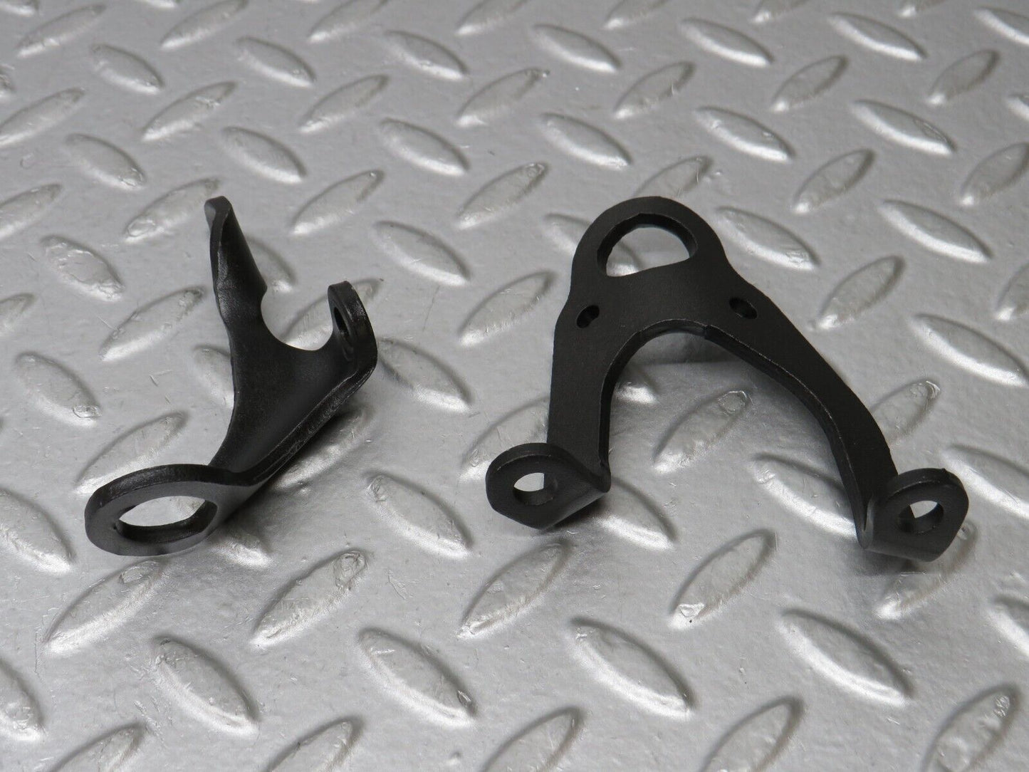 36358 Mercedes-Benz W126 420SE Engine Lifting Eyes Hooks