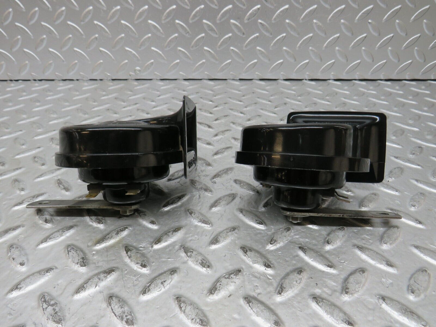 27805 Mercedes-Benz S124 300TE Wagon Horn Bosch Pair