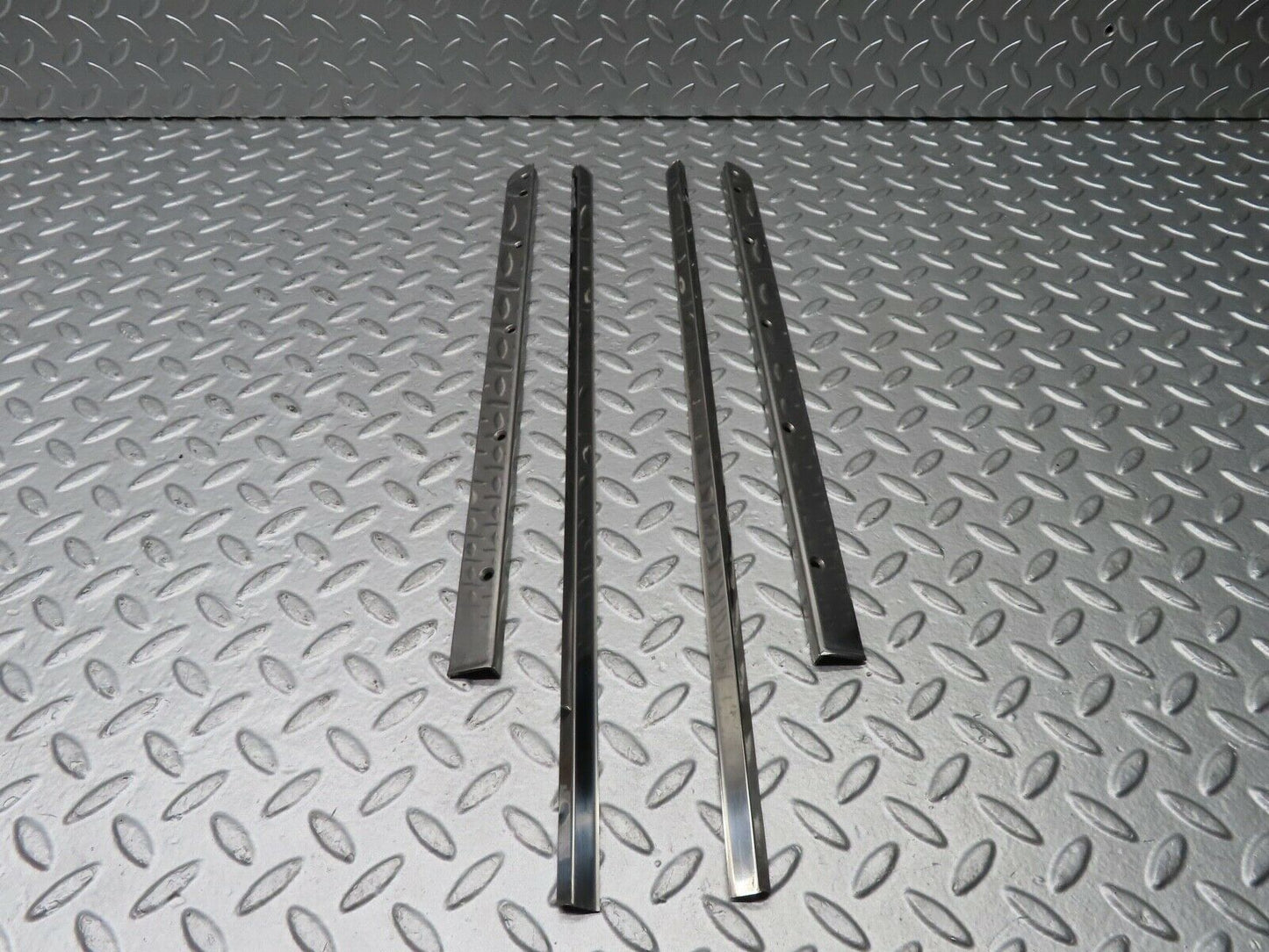 20823 Mercedes-Benz W114 250CE Coupe Sunroof Chrome Trim Set