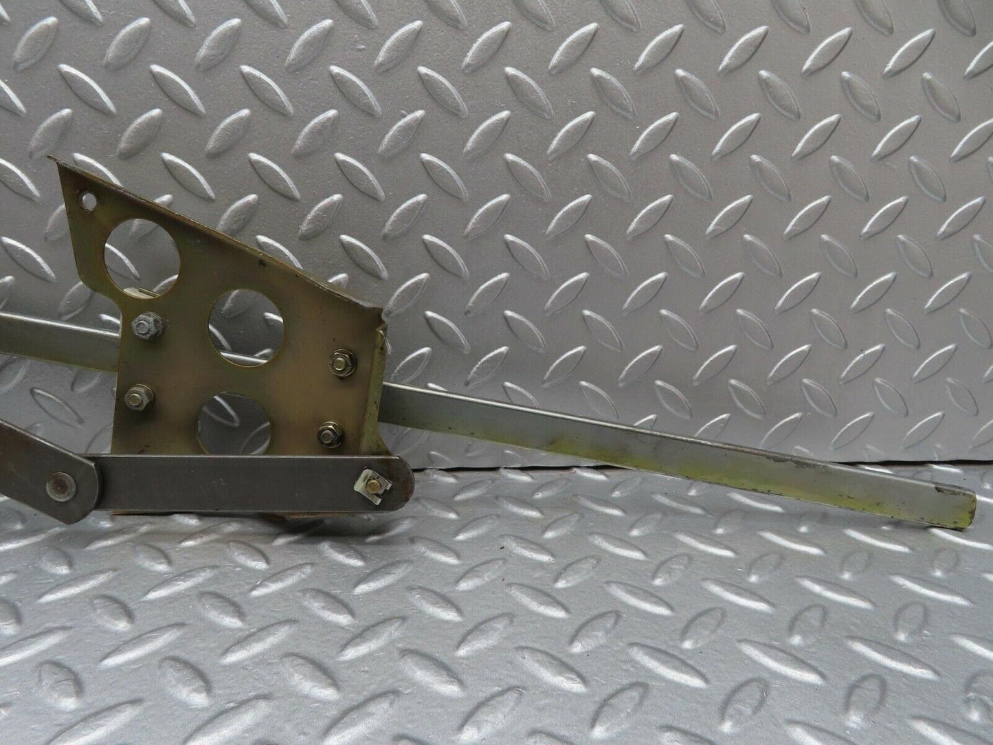 14003 Mercedes-Benz C107 280SLC Rear Left Power Window Regulator 1076700903