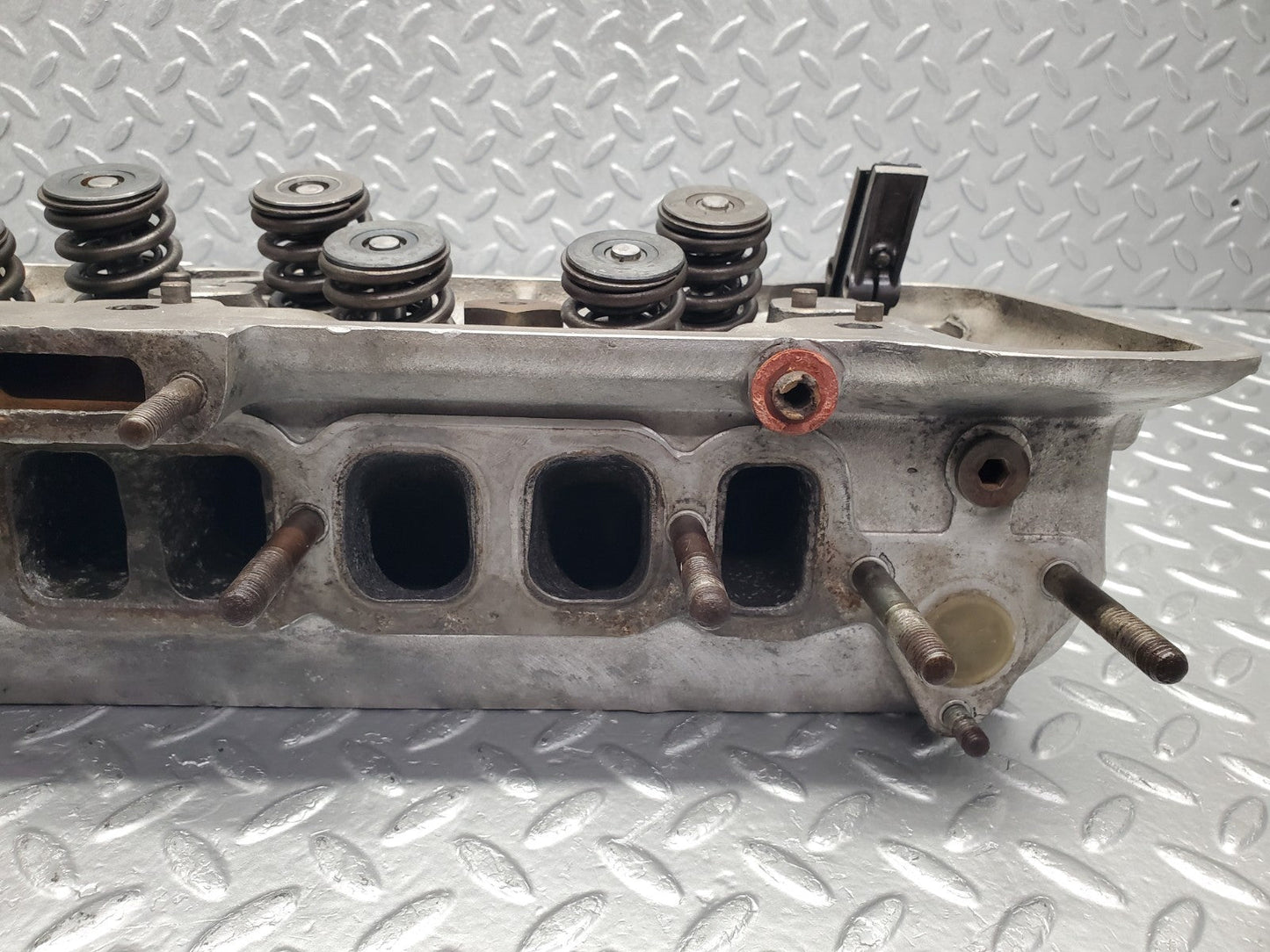 W112 cylinder head used OEM