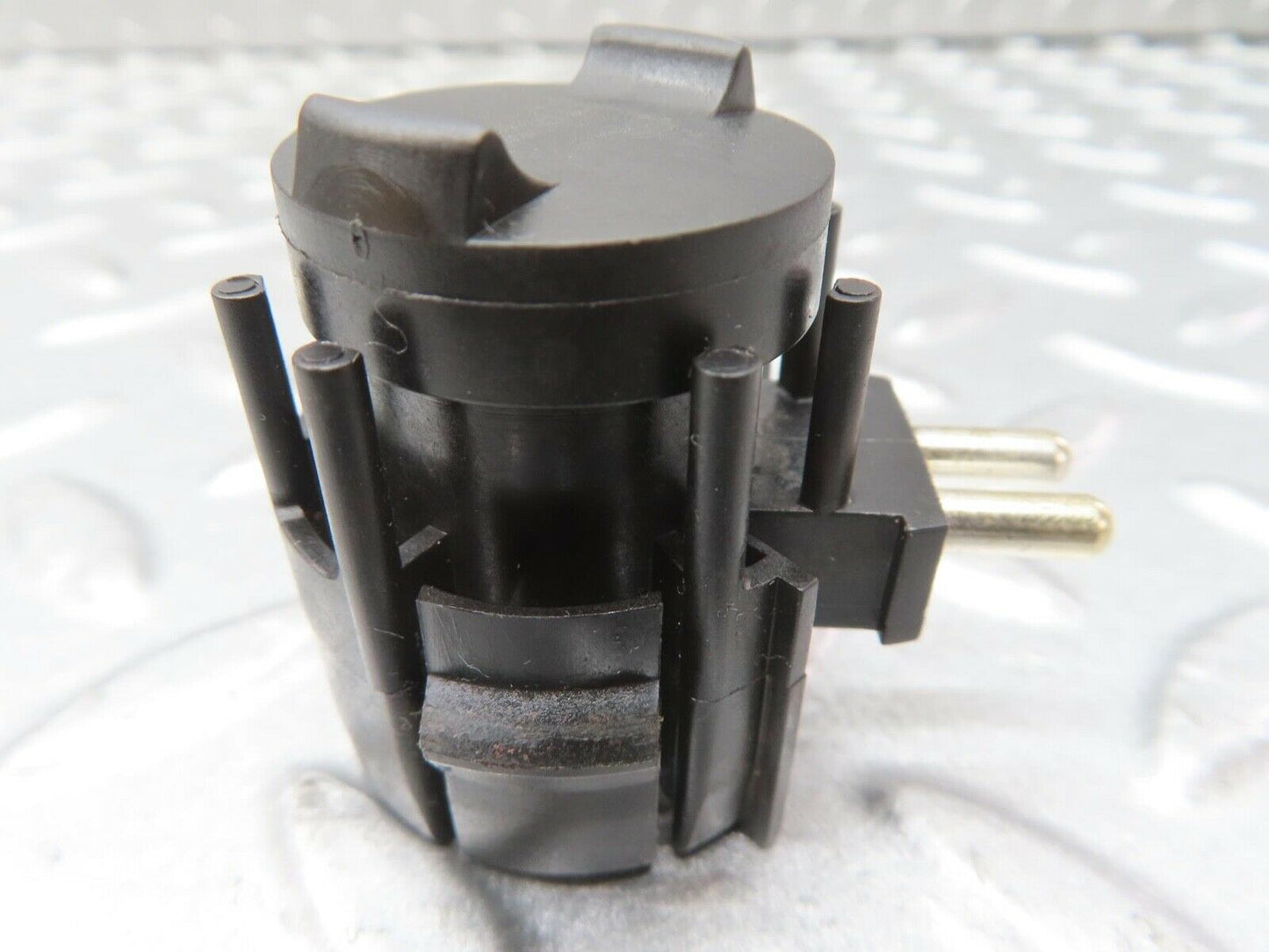 13563 Mercedes-Benz W123 200 Gearbox Kickdown Switch 0015456314