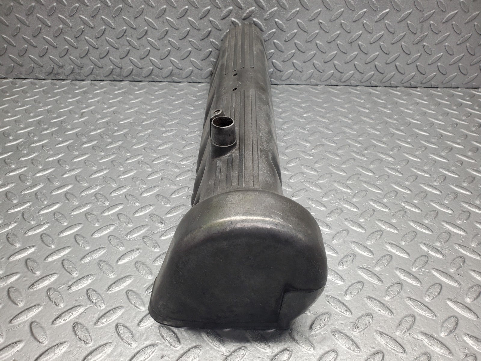 W126 Coupe cylinder head valve cover left used OEM