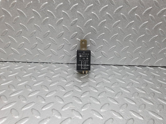 41637 Mercedes-Benz W124 200E Instrument Cluster Light Relay 0045450832