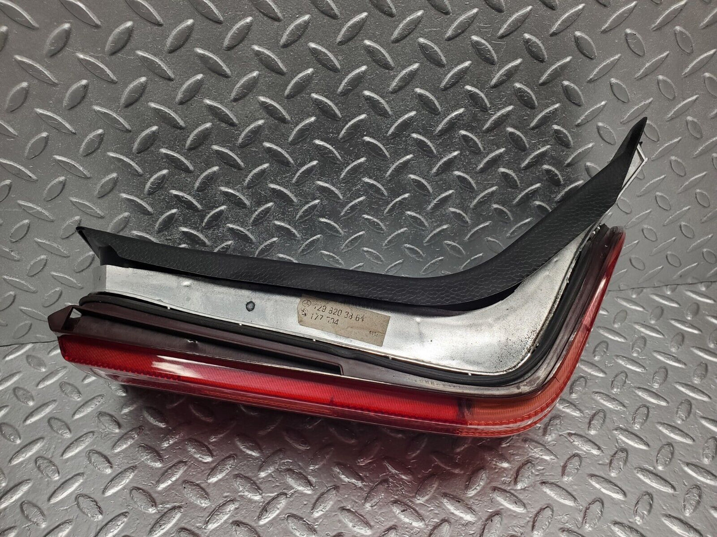 46859 Mercedes-Benz R129 320SL Coupe Tail Light Right Side 1298203864