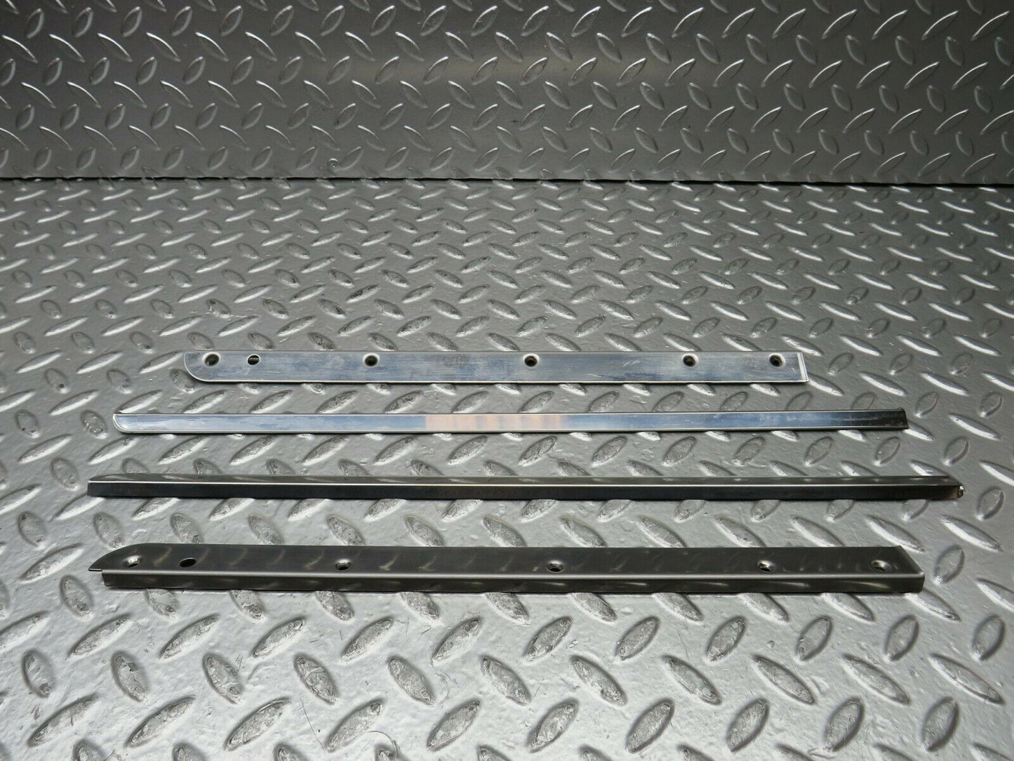 22917 Mercedes-Benz C107 450SLC Coupe Sunroof Chrome Trim Set