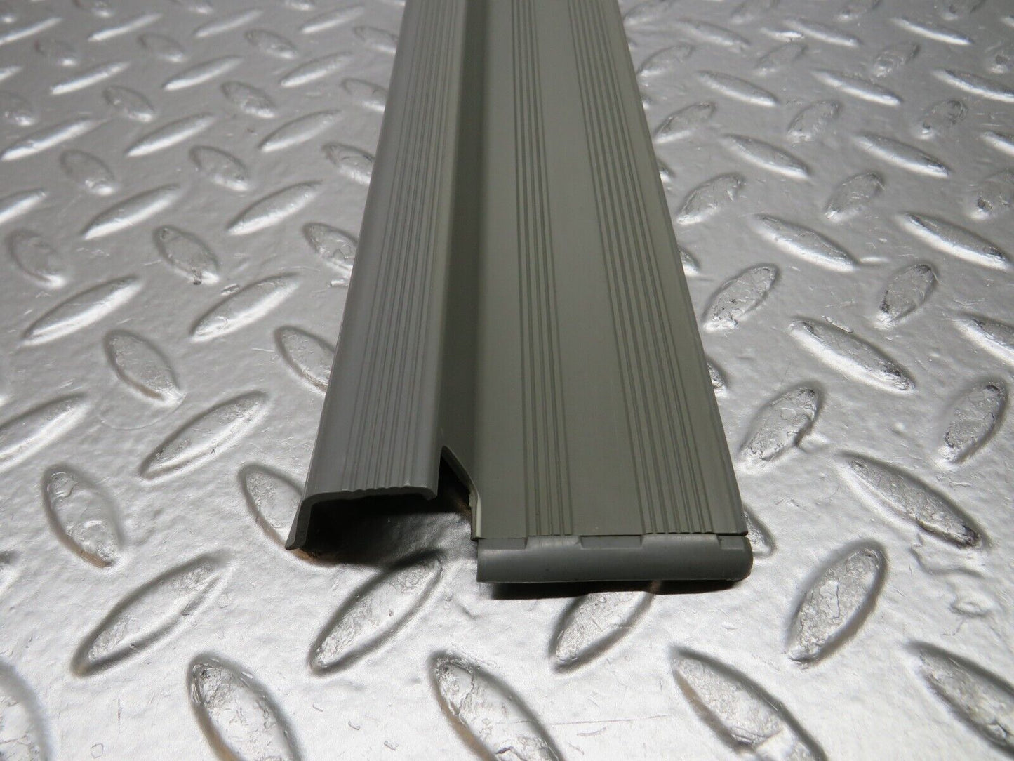 32320 Mercedes-Benz S124 300TE Wagon Front Right Door Sill Trim
