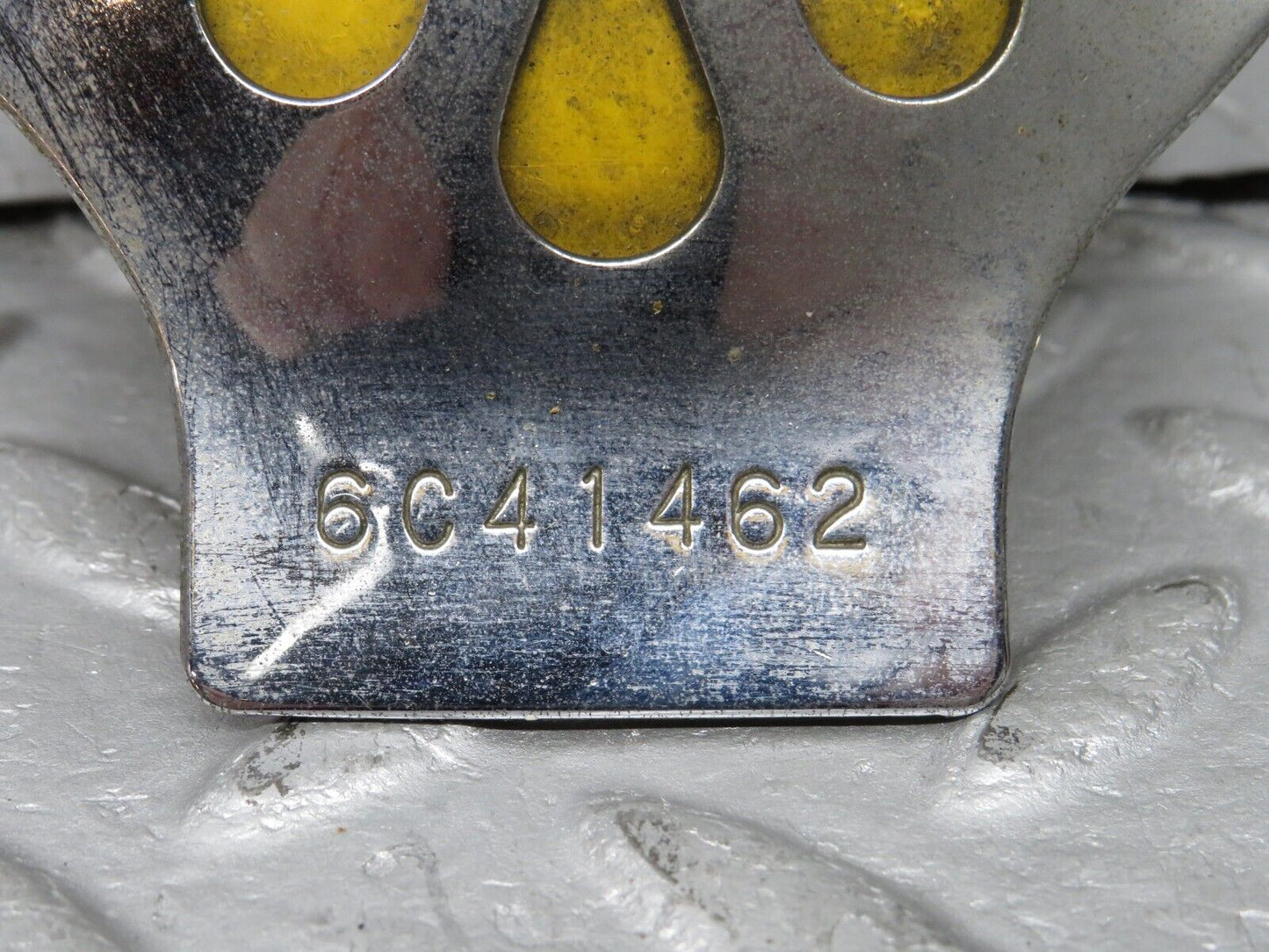 38172 AA / The Automobile Association Vintage Membership Badge 6C41462 (1962/63)
