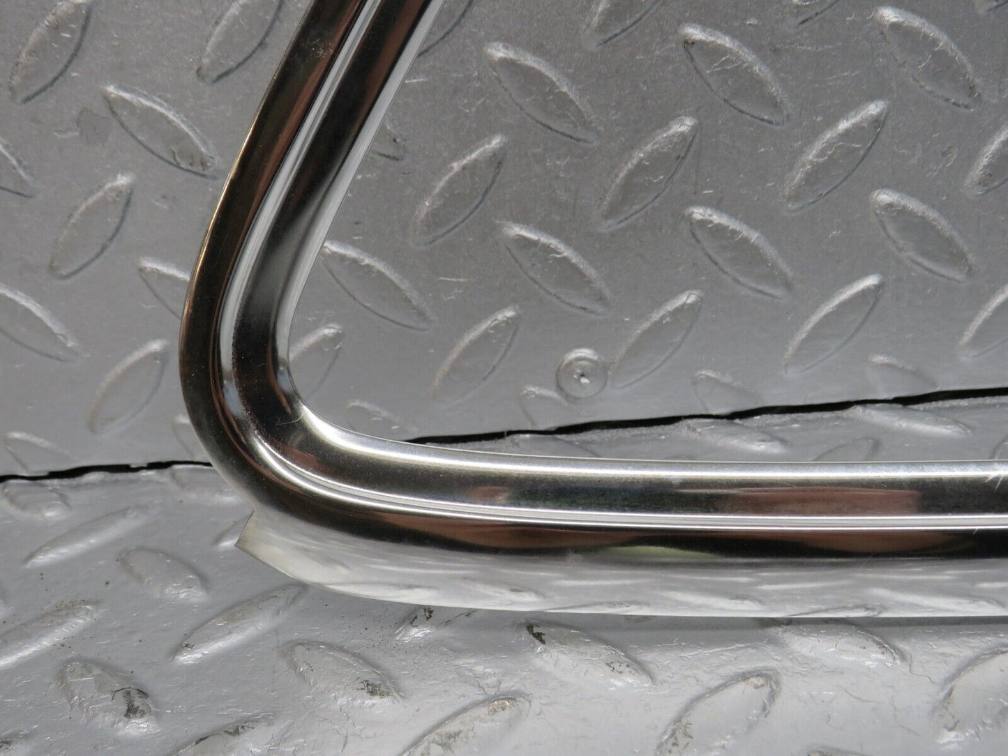 39855 Mercedes-Benz R107 350SL Hardtop Quarter Window Chrome Trim Right