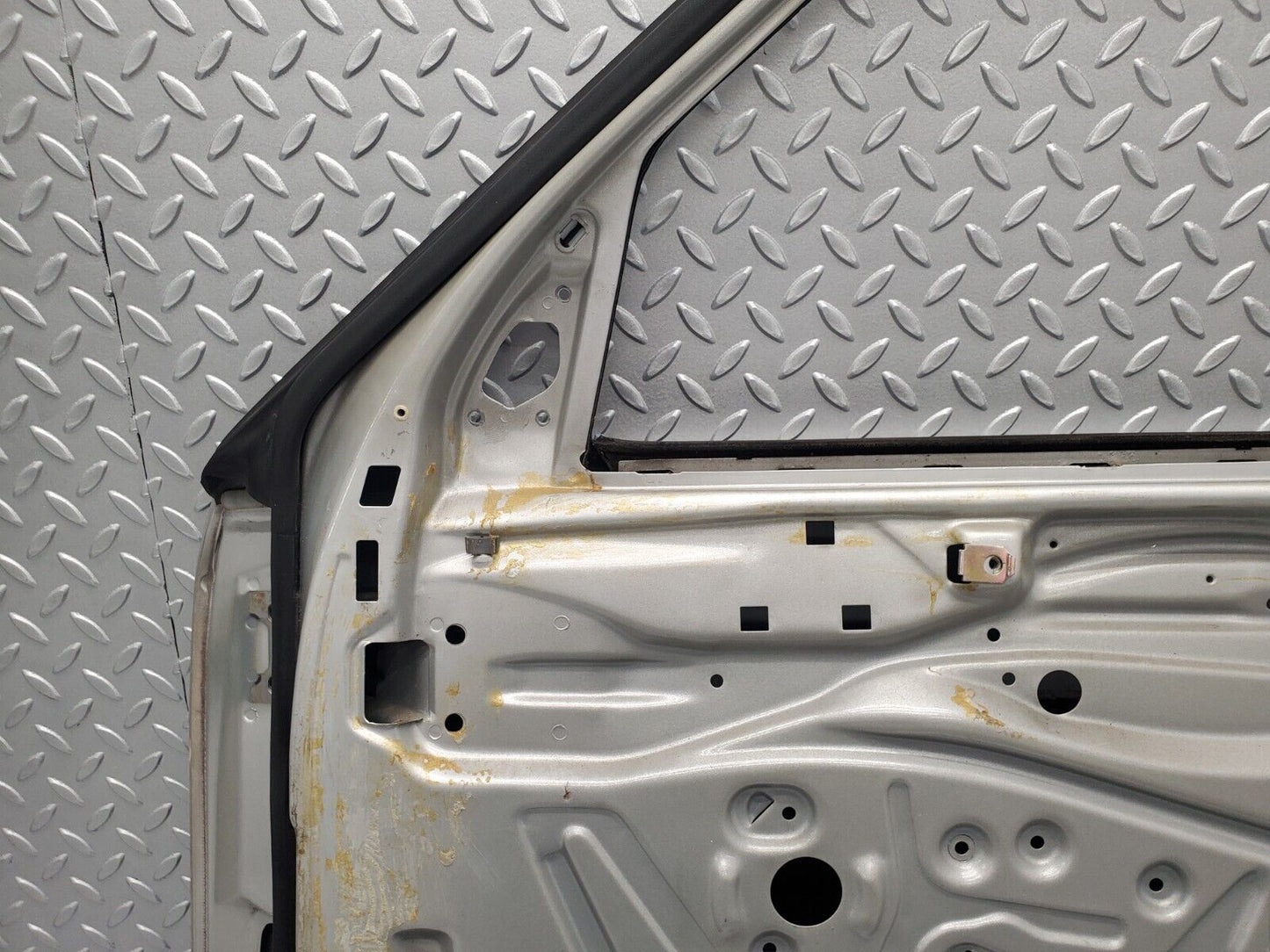 46121 Mercedes-Benz W124 Front Right Door