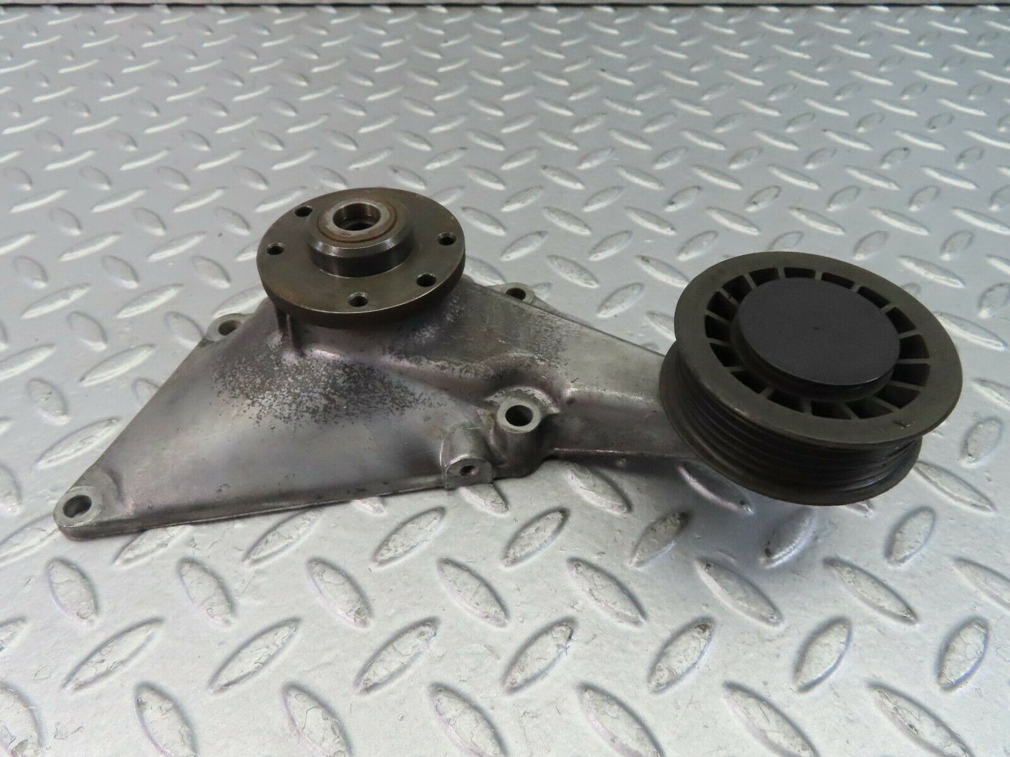 9421 Mercedes-Benz C124 300CE Viscose Fan Clutch Bearing Bracket 1032050805