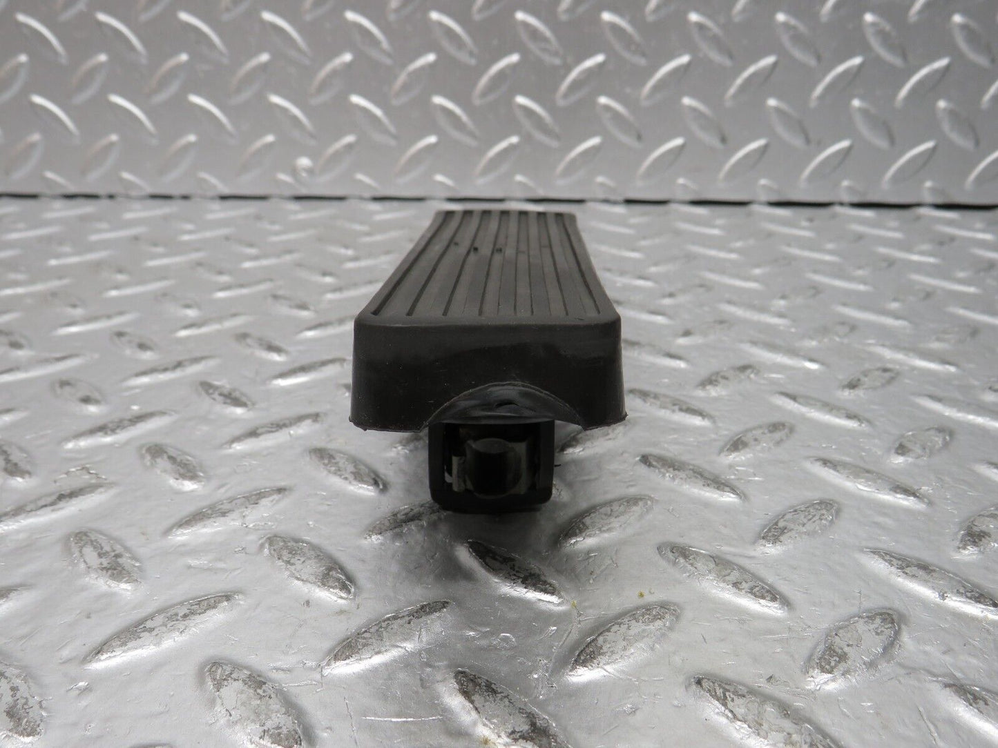 32007 Mercedes-Benz W123 230E Accelerator Pedal With Rubber 1233010082