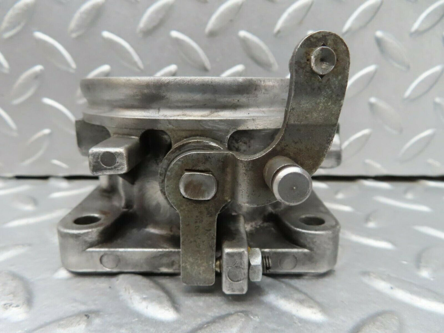 15680 Mercedes-Benz R107 450SL Throttle Body Valve