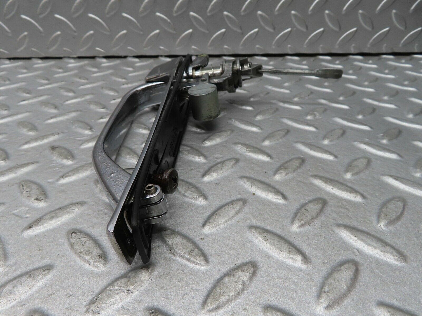 17693 Mercedes-Benz W116 450SEL Exterior Chrome Door Handle Right No Key