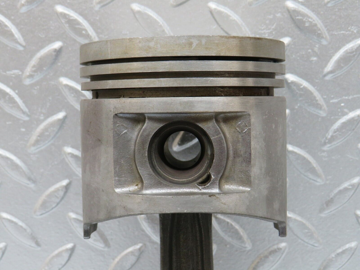 33038 Mercedes-Benz C107 R107 350 V8 Piston With Connecting Rod 92mm 11607