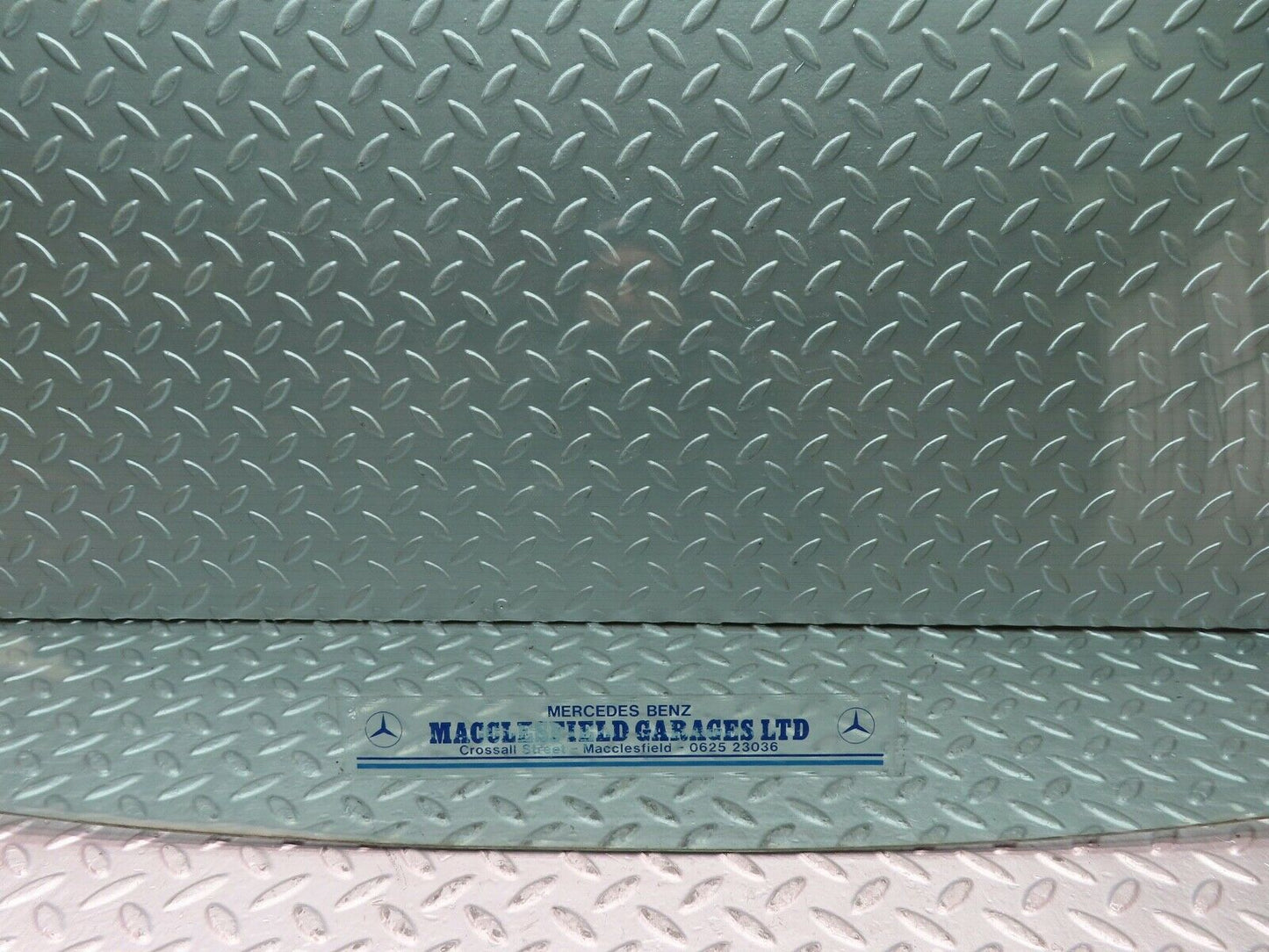21602 Mercedes-Benz W126 300SE Rear Heated Windscreen Glass