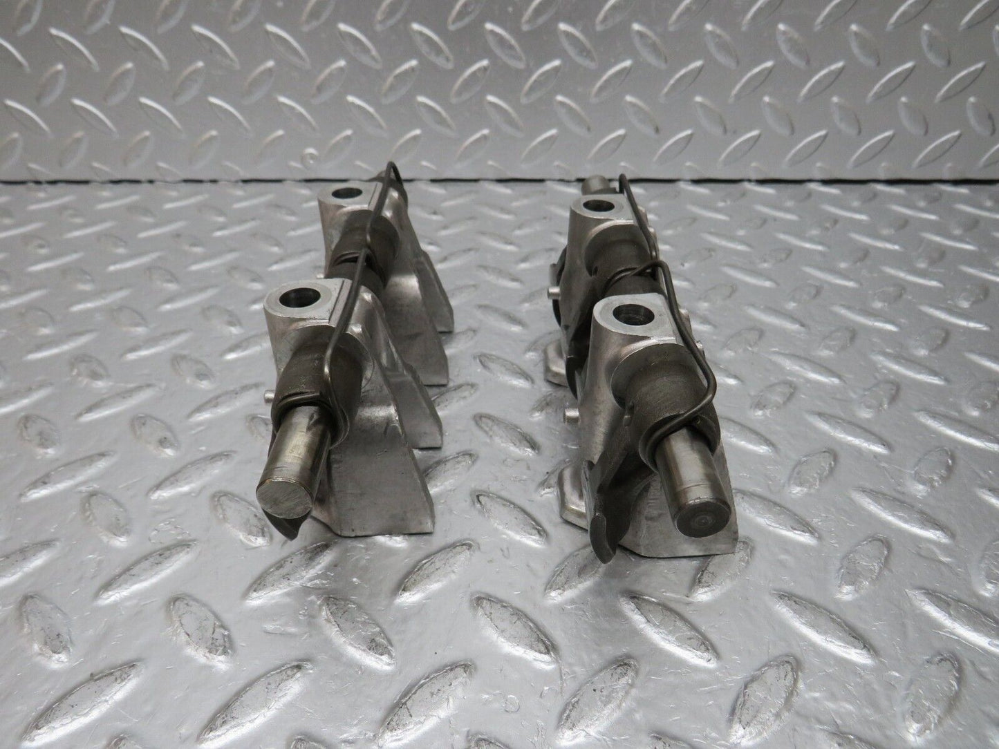 0871 Mercedes-Benz W123 240D Camshaft Rocker Arms 6160550010