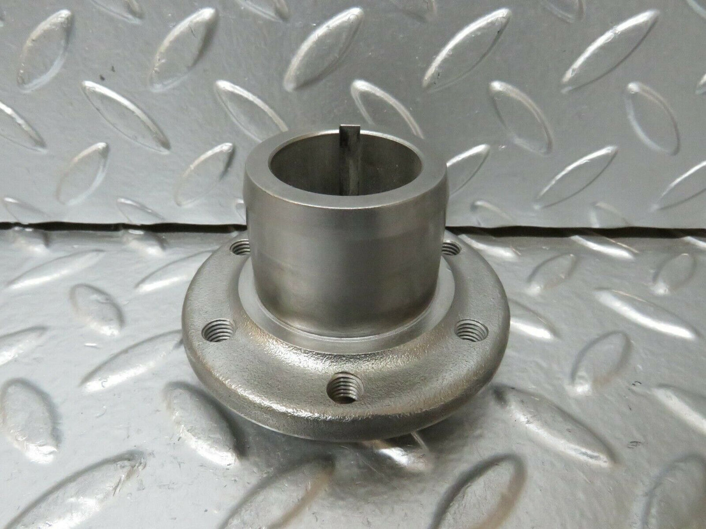 23899 Mercedes-Benz C107 450SLC Coupe Crankshaft Sleeve Hub