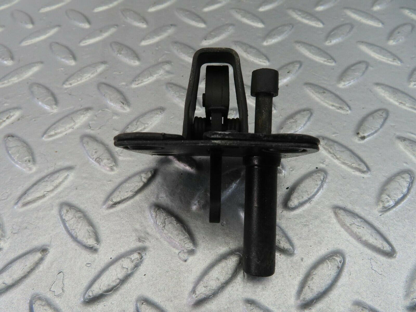 9963 Mercedes-Benz C123 230CE Coupe Bonnet Lock Catch
