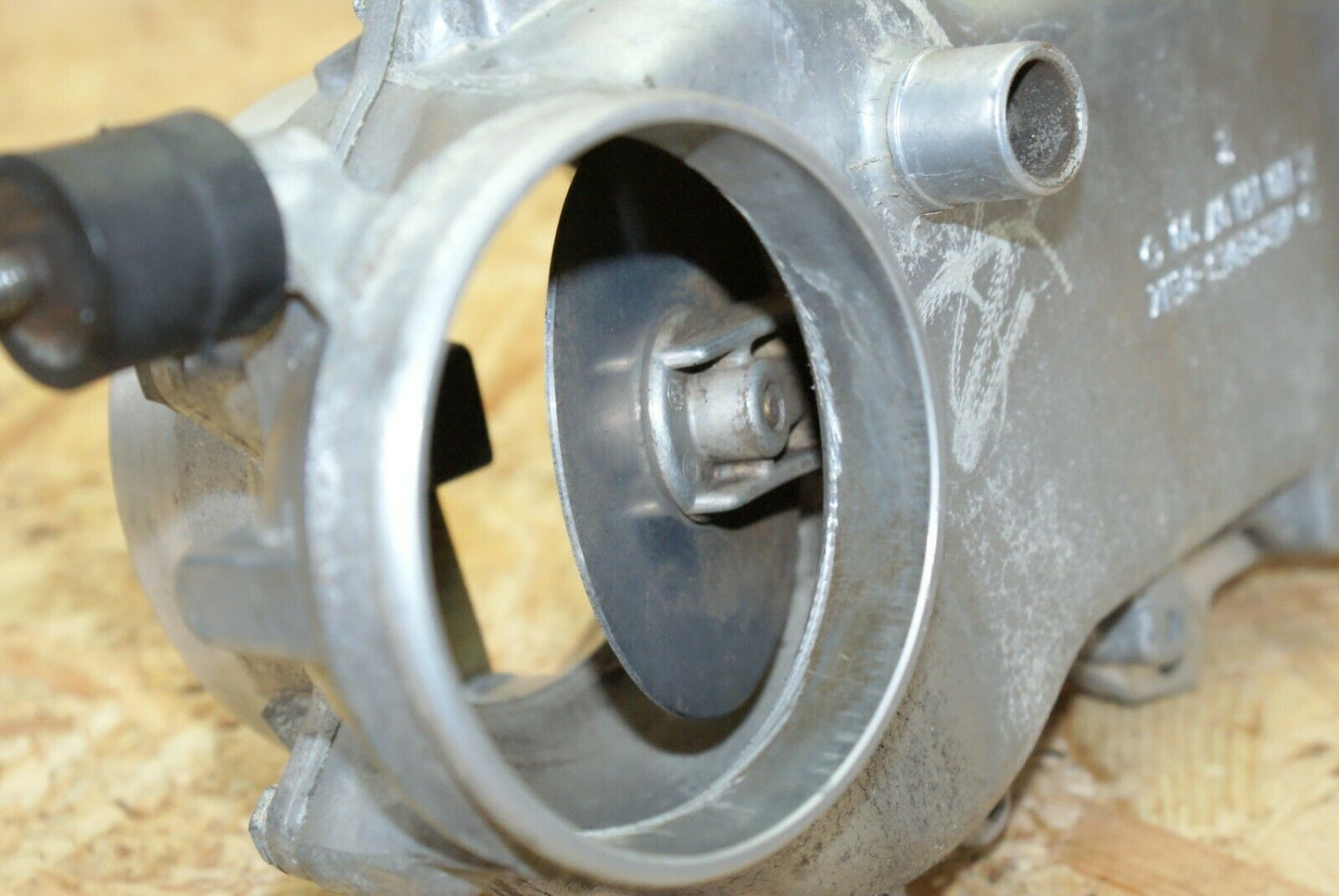 2350 Mercedes-Benz W123 280E Air Flow Mass Meter Sensor Bosch 0438120032