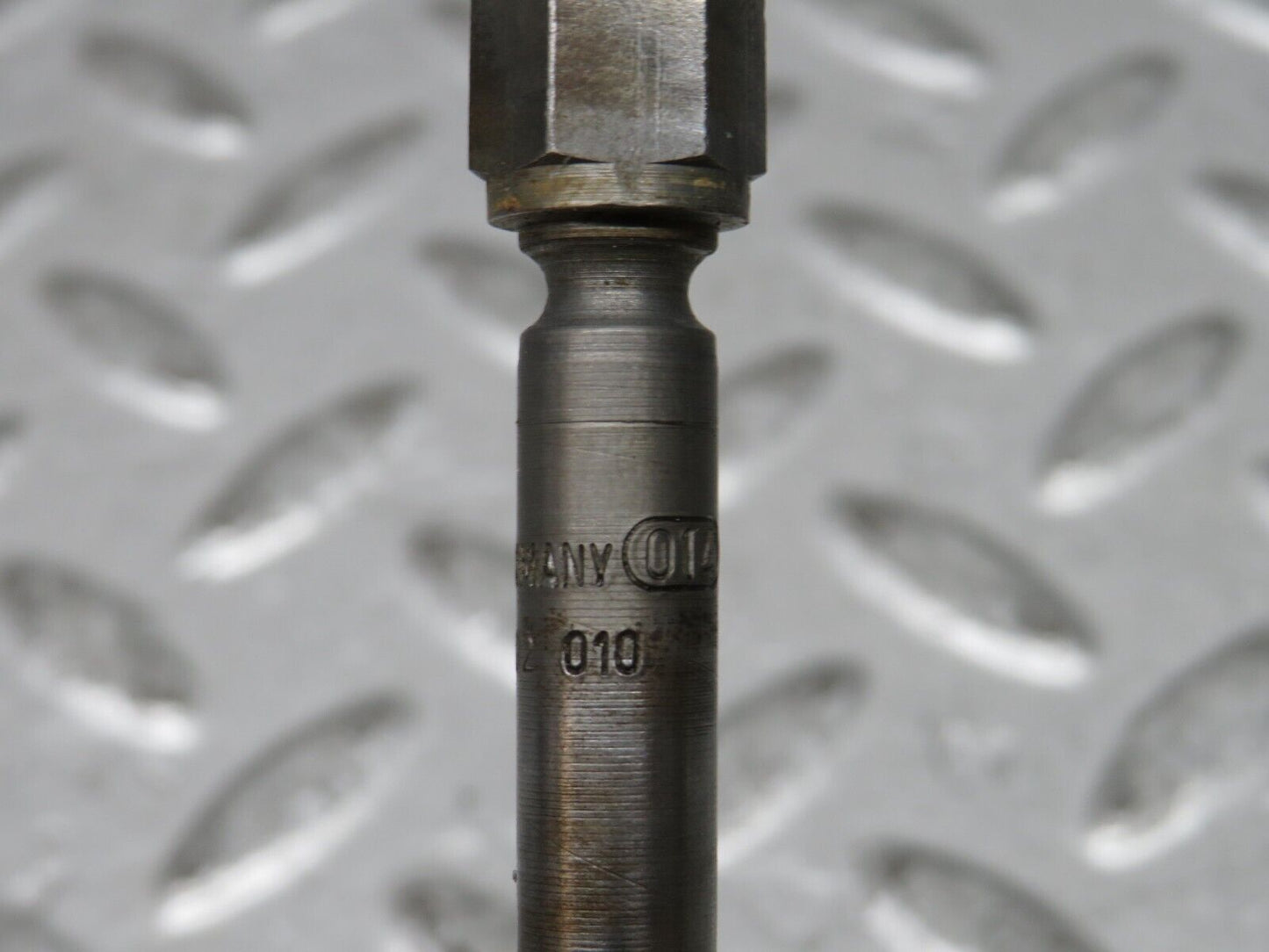 28662 Mercedes-Benz W123 230E Fuel Injector Bosch 0437502010