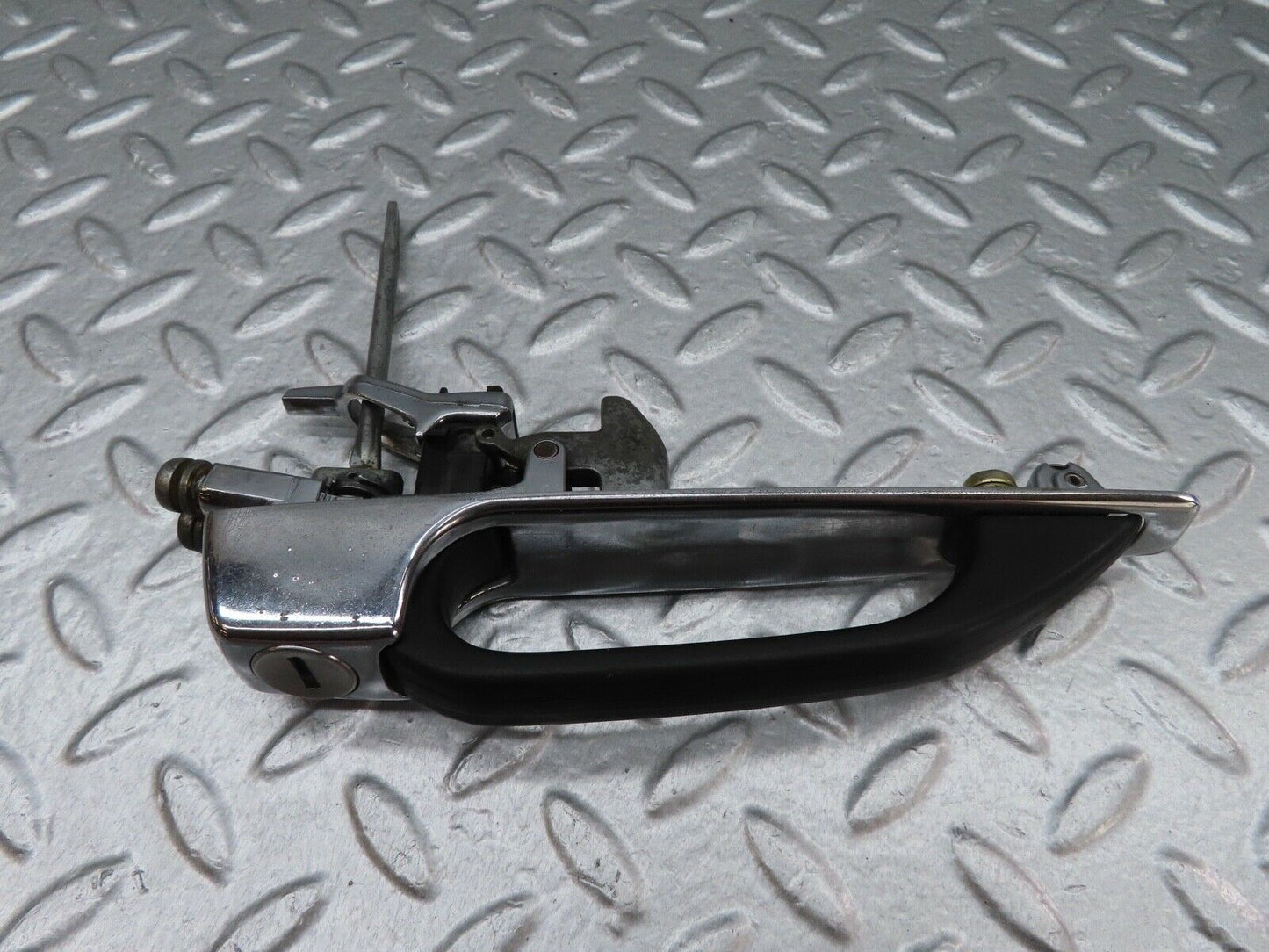 17948 Mercedes-Benz W123 200 Front Right Exterior Door Handle 1237600259