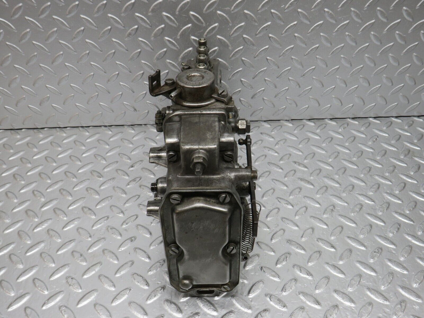 32930 Mercedes-Benz W123 300D Fuel Injection Pump Bosch 6170701901 0400075999