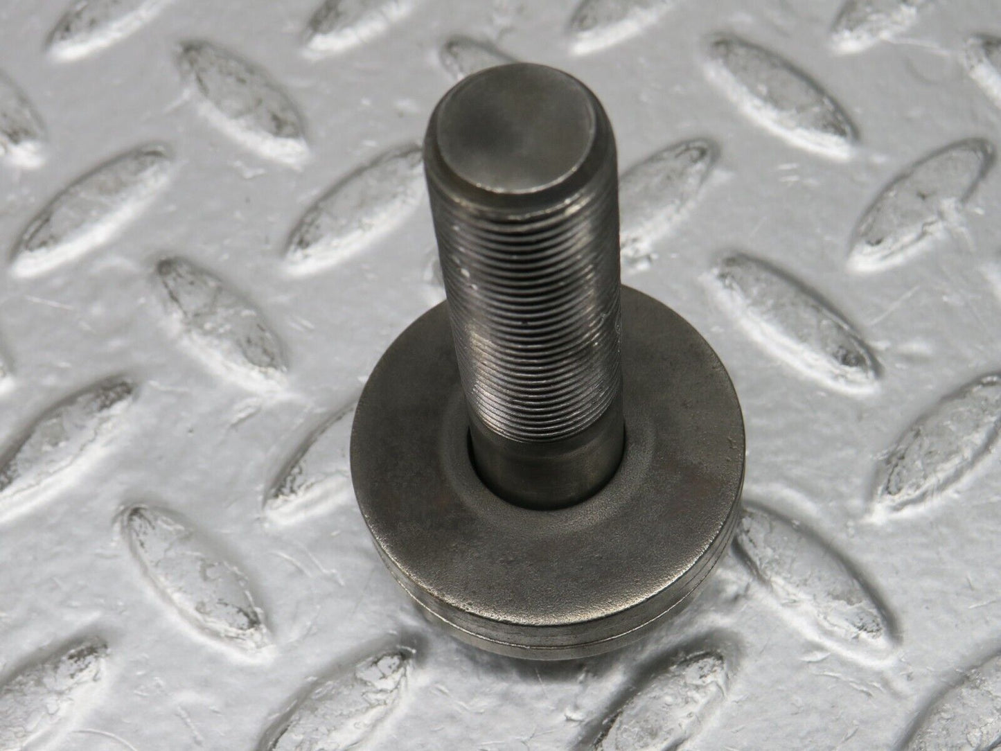 29885 Mercedes-Benz W123 230E Crankshaft Bolt