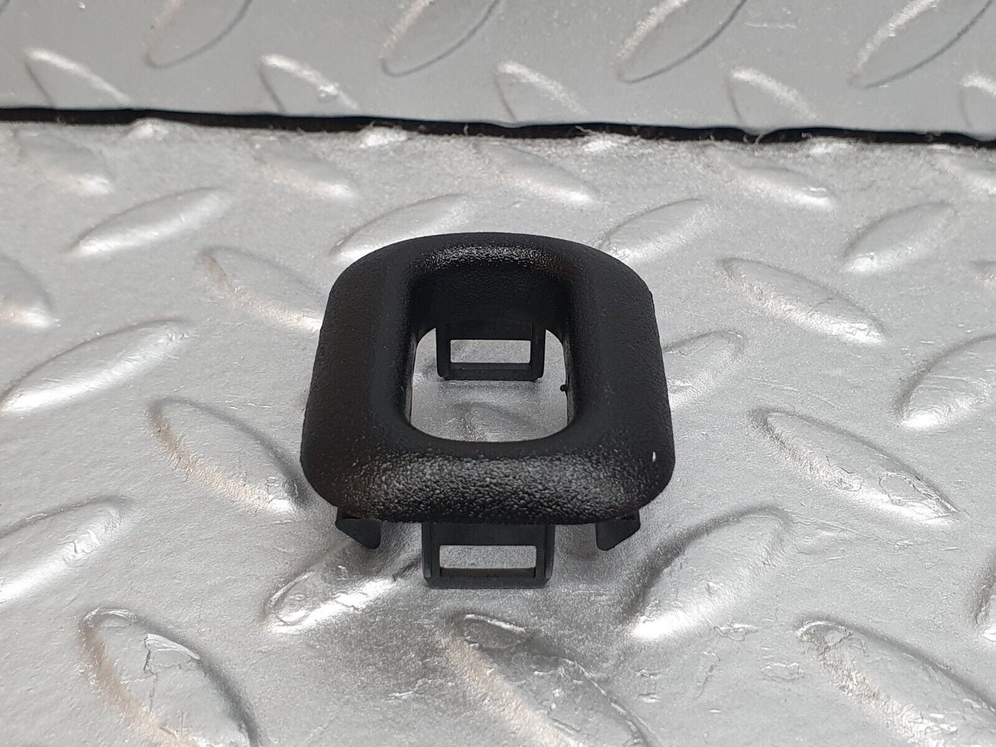 42046 Mercedes-Benz W202 C200 Window Switch Control Button Frame Housing 2028210159