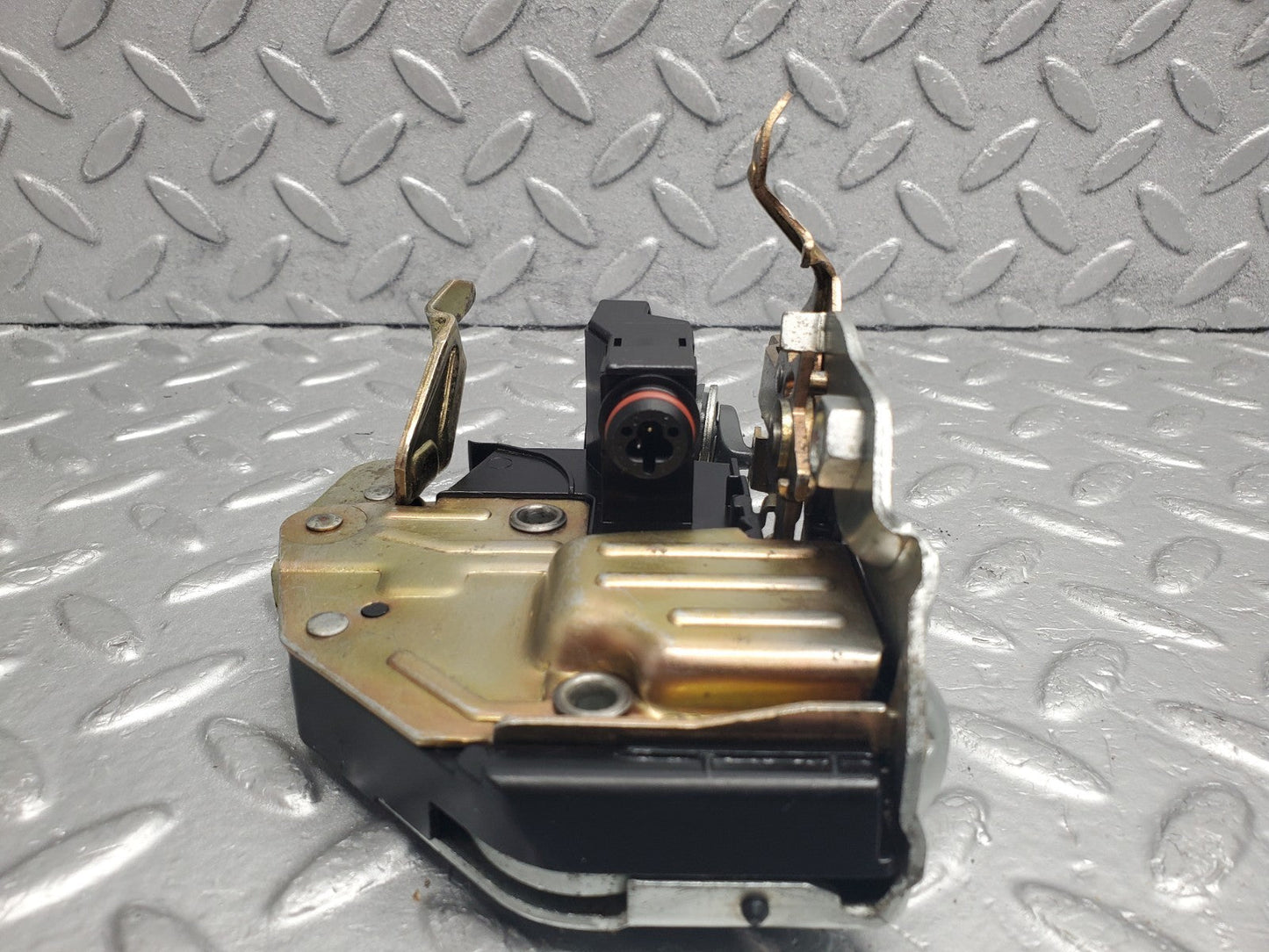 47356586