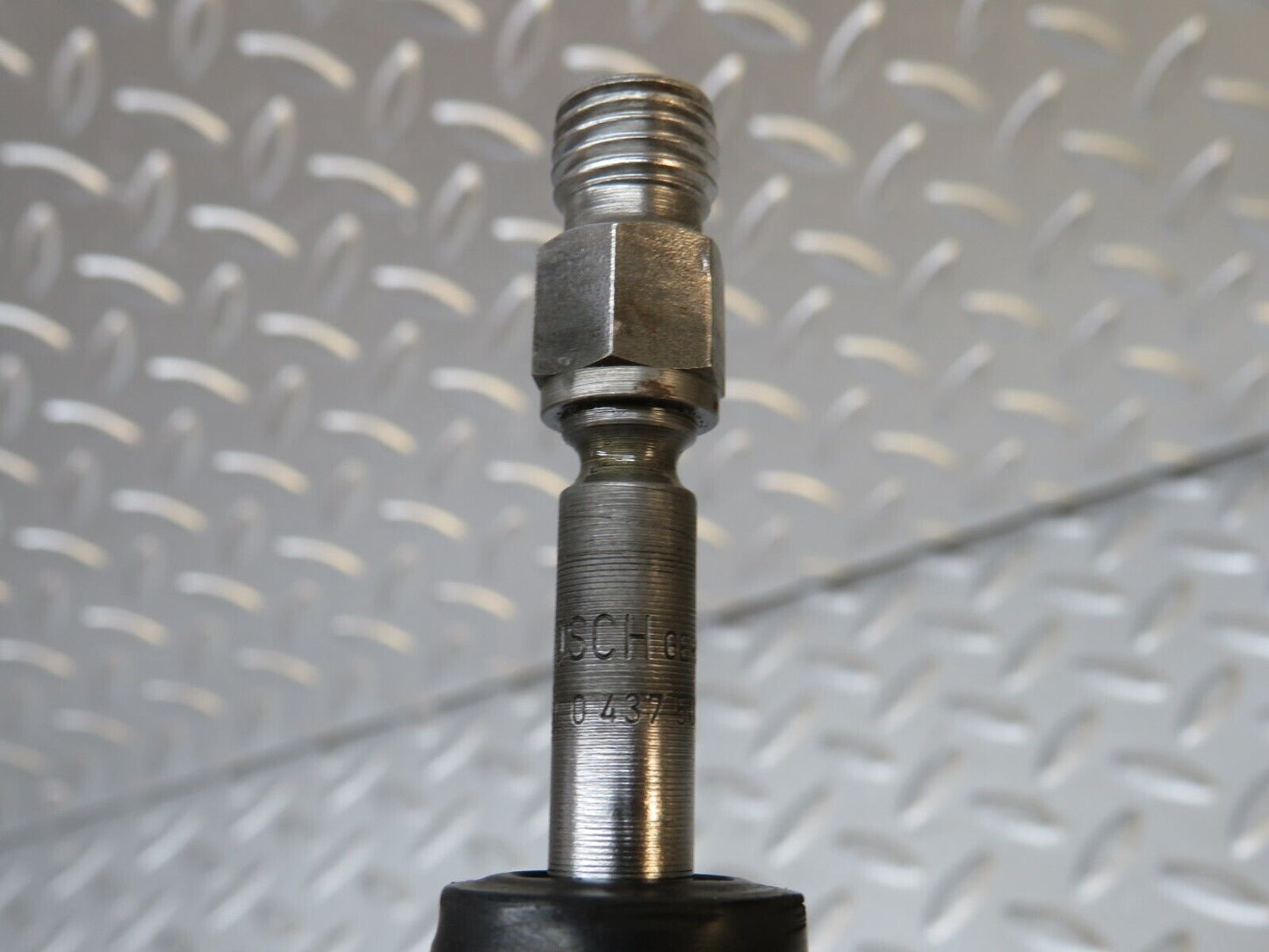 29926 Mercedes-Benz W123 230E Fuel Injector Bosch 0437502010