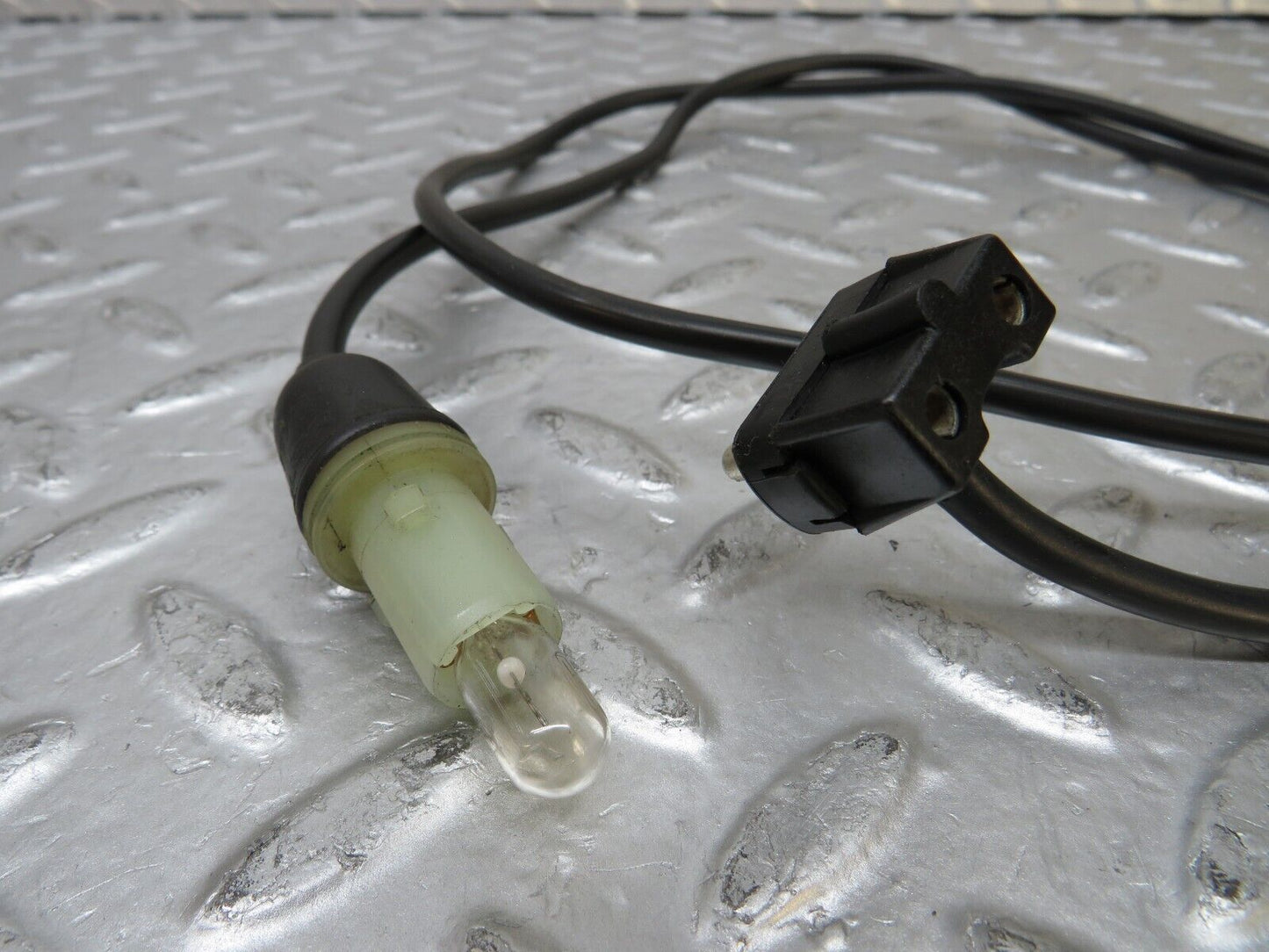 26002 Mercedes-Benz W124 280E Front Wing Indicator Cable Wire 1249971881