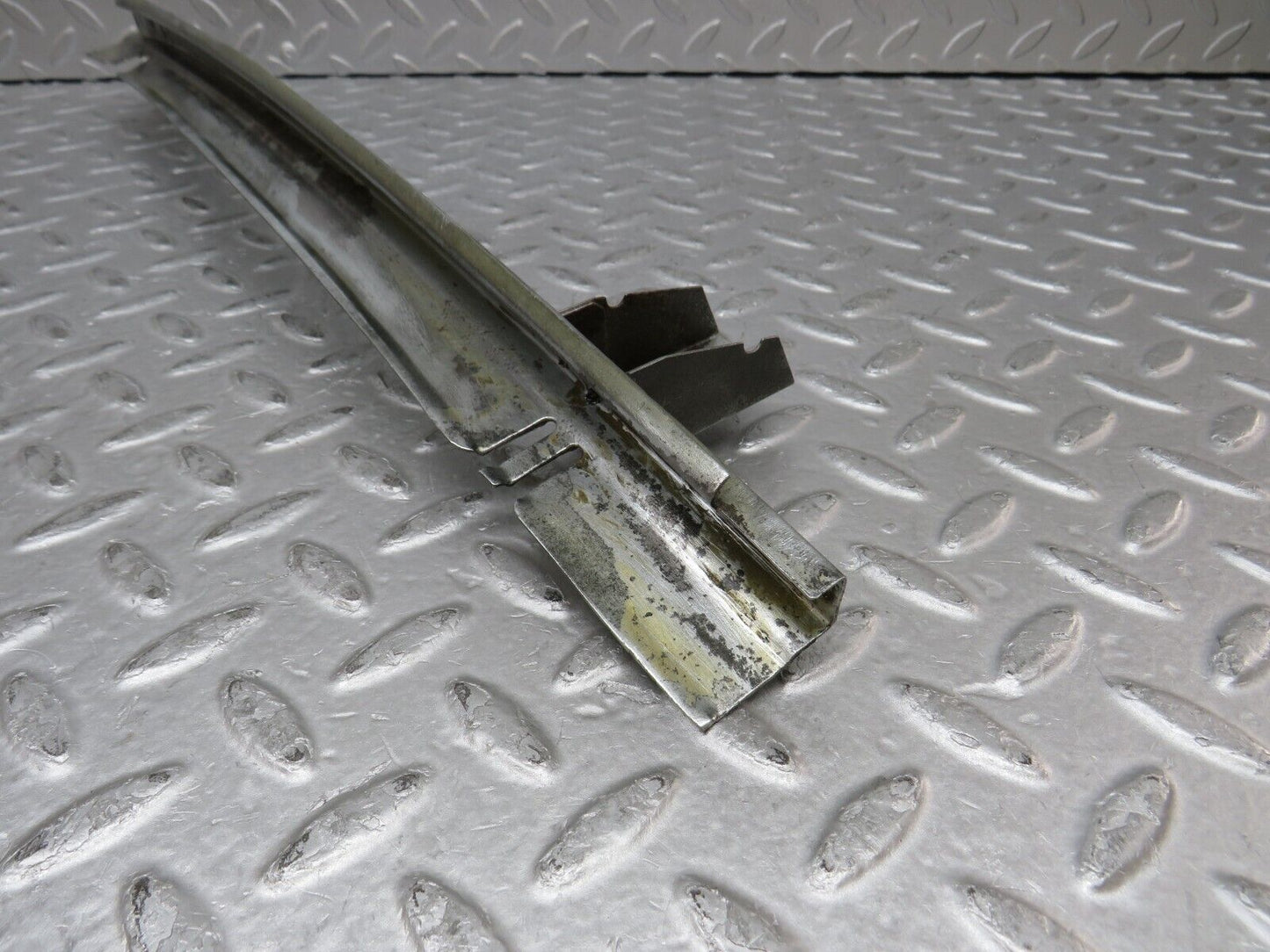 37290 Mercedes-Benz W109 300SEL Front Left Door Window Channel