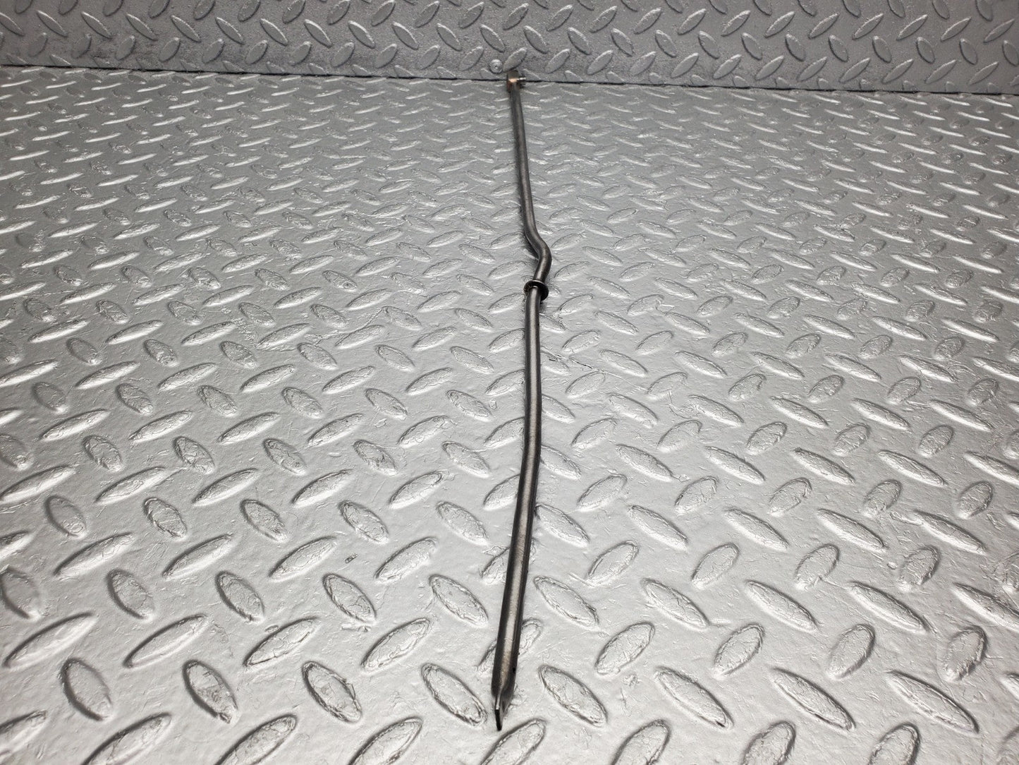 W112 camshaft oil tube used OEM