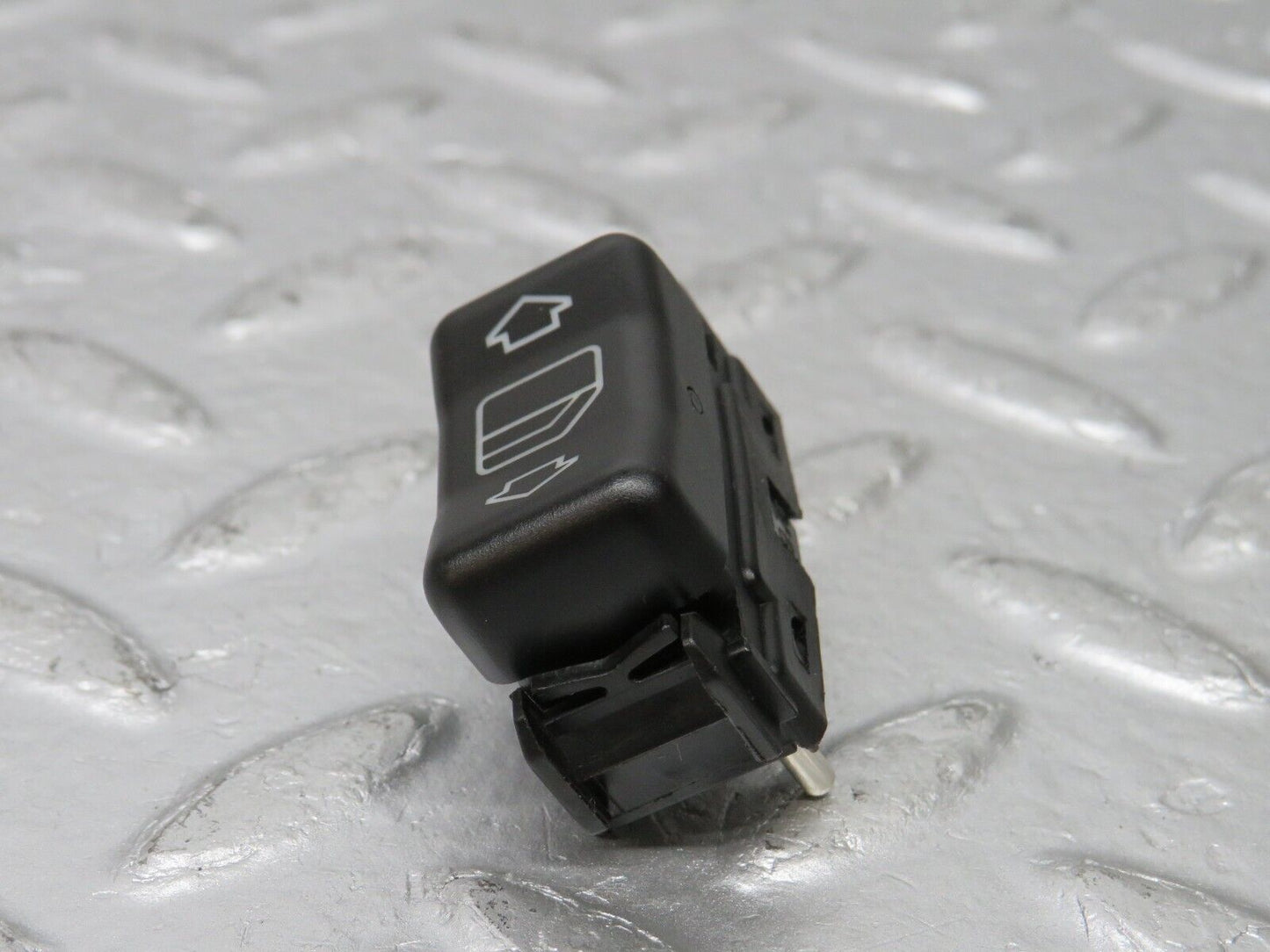 33329 Mercedes-Benz W202 C180 Electric Window Switch Left 2028205310