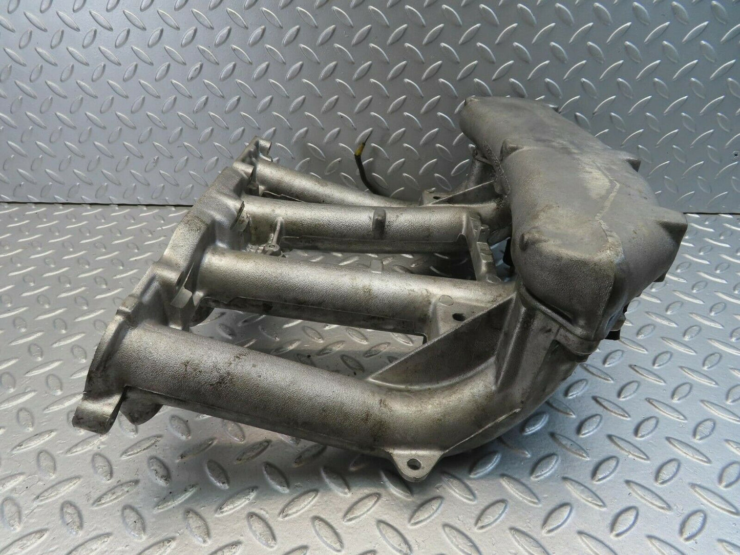 10943 Mercedes-Benz W201 190E Intake Manifold 1021413501