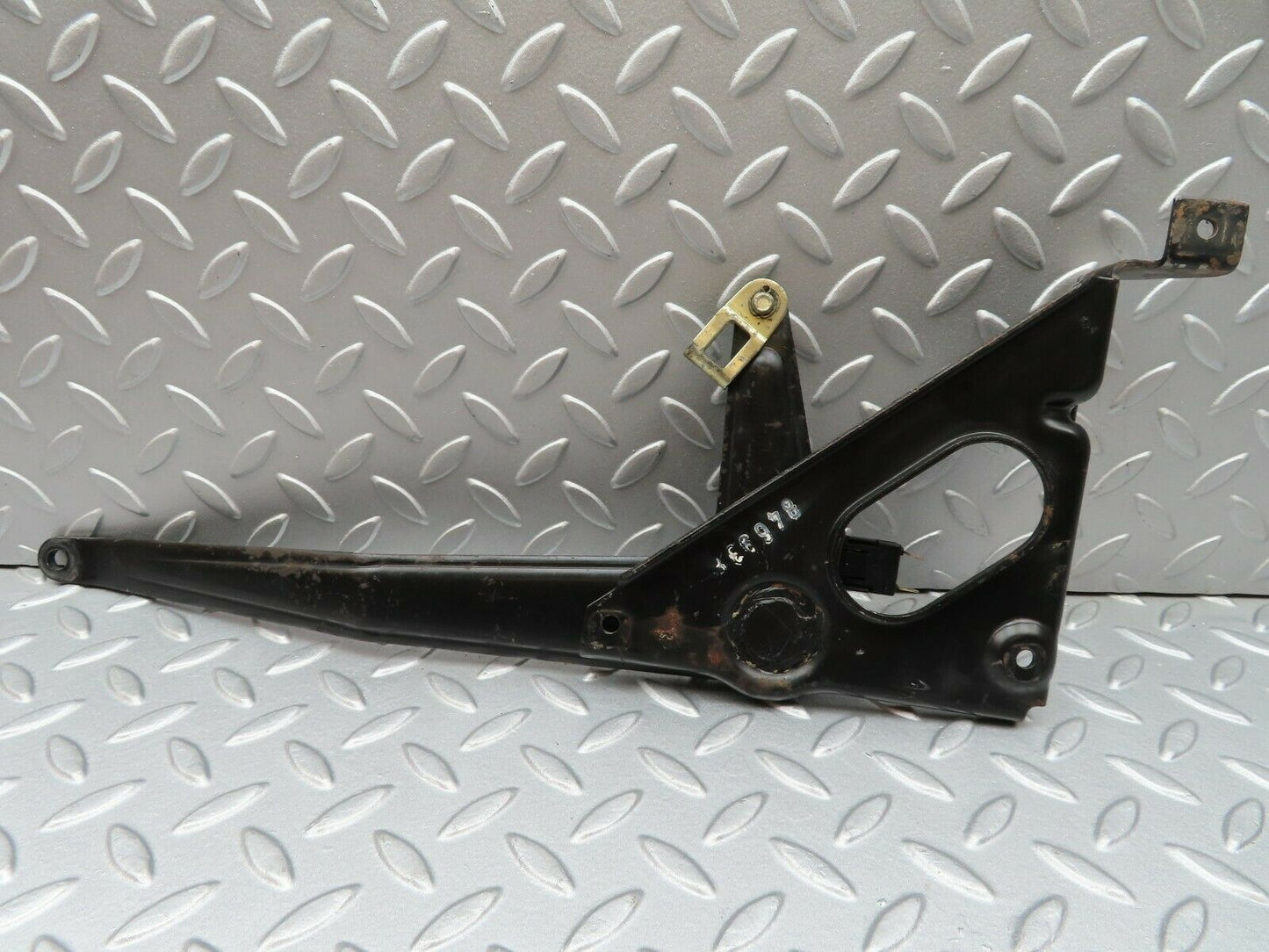 3789 Mercedes-Benz S123 200T Wagon Handbrake Regulator