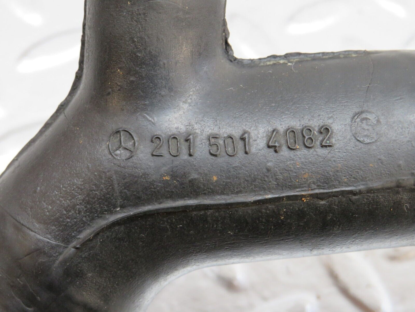 33585 Mercedes-Benz W201 190E Radiator Hose 2015014082
