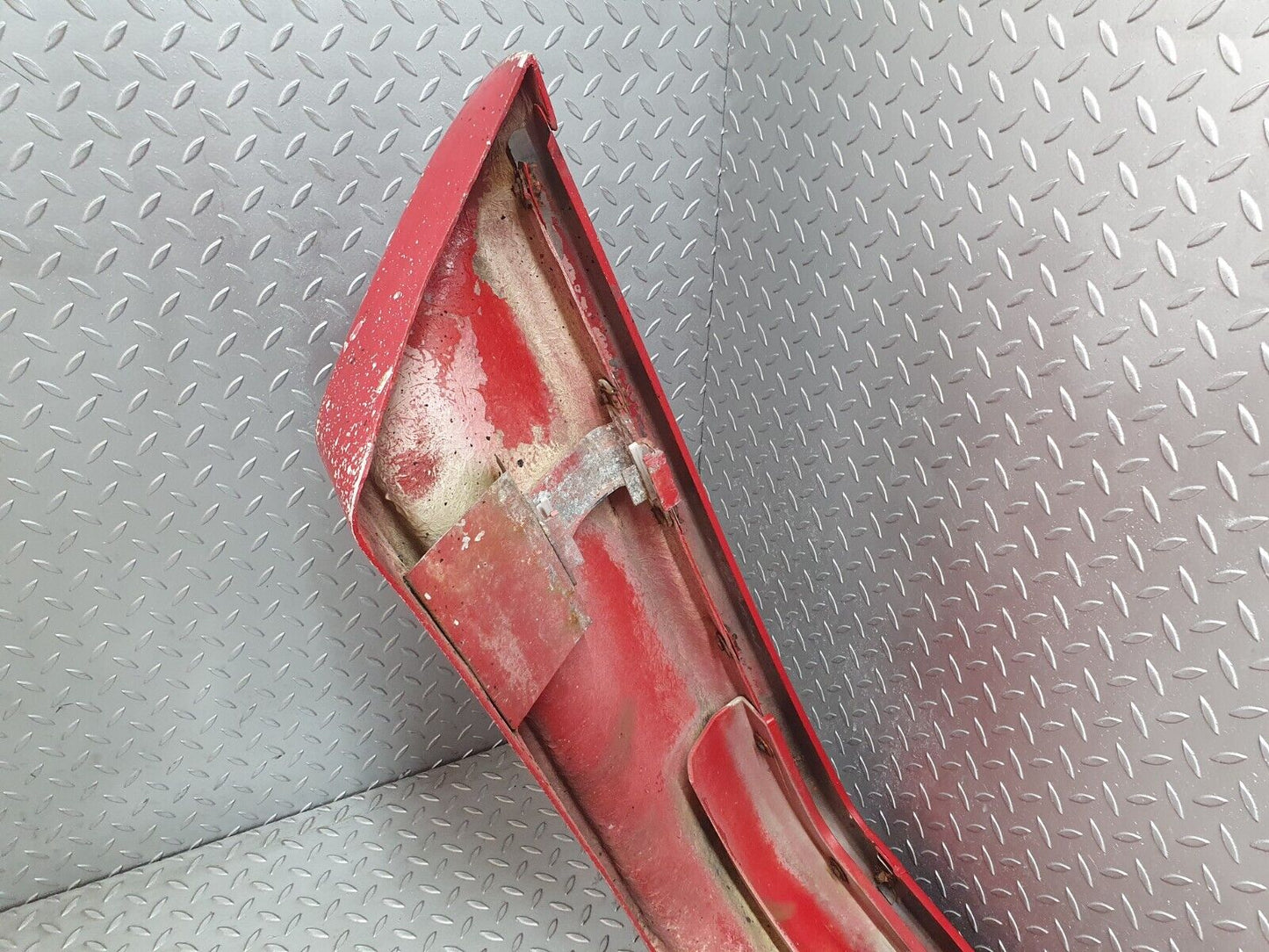 43841 Mercedes-Benz C126 380SEC Coupe Rear Bumper 1268850005 1268801114 1268801214