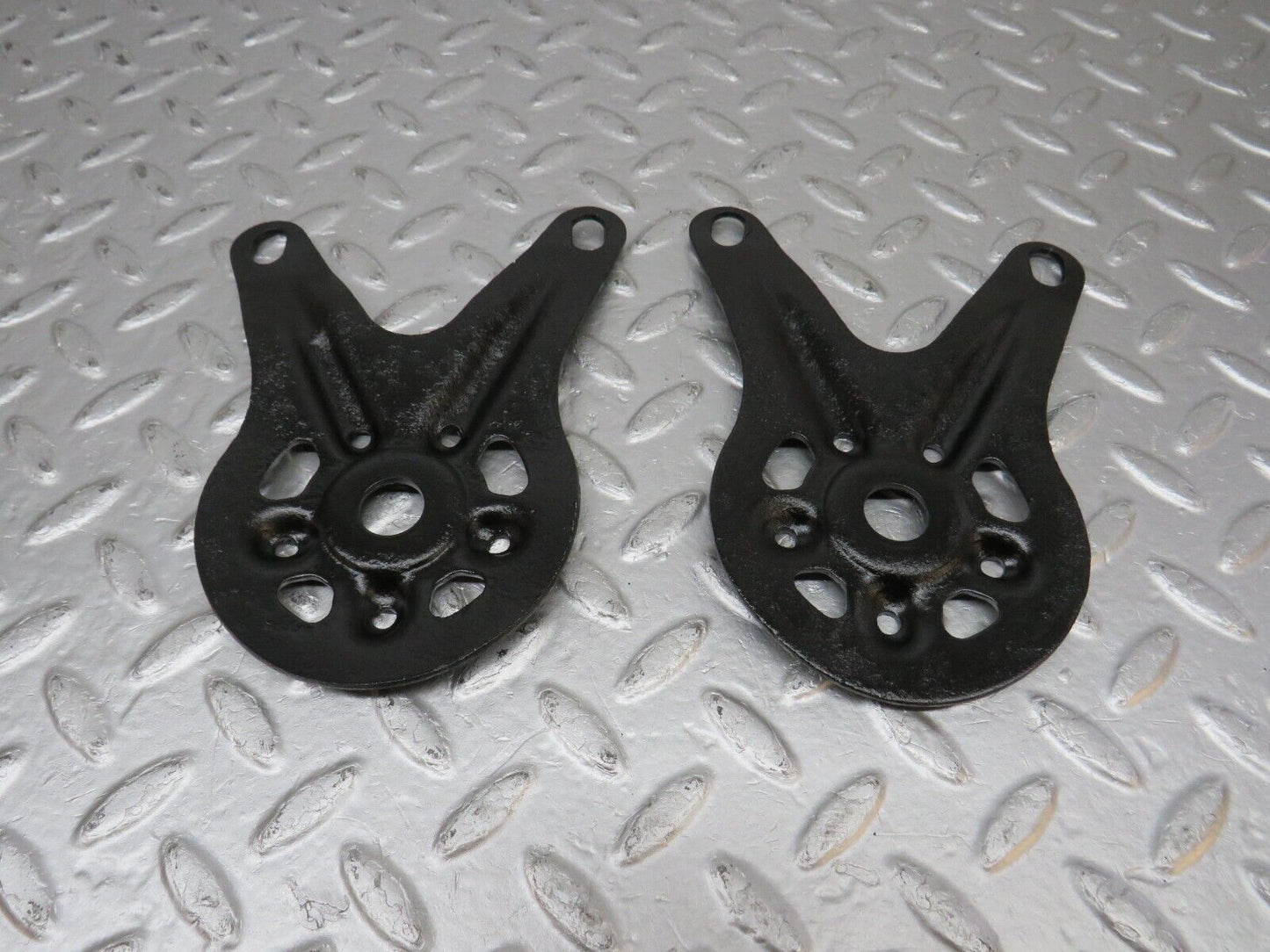 39931 Mercedes-Benz R107 350SL Coupe Rear Suspension Axle Mounting Bracket