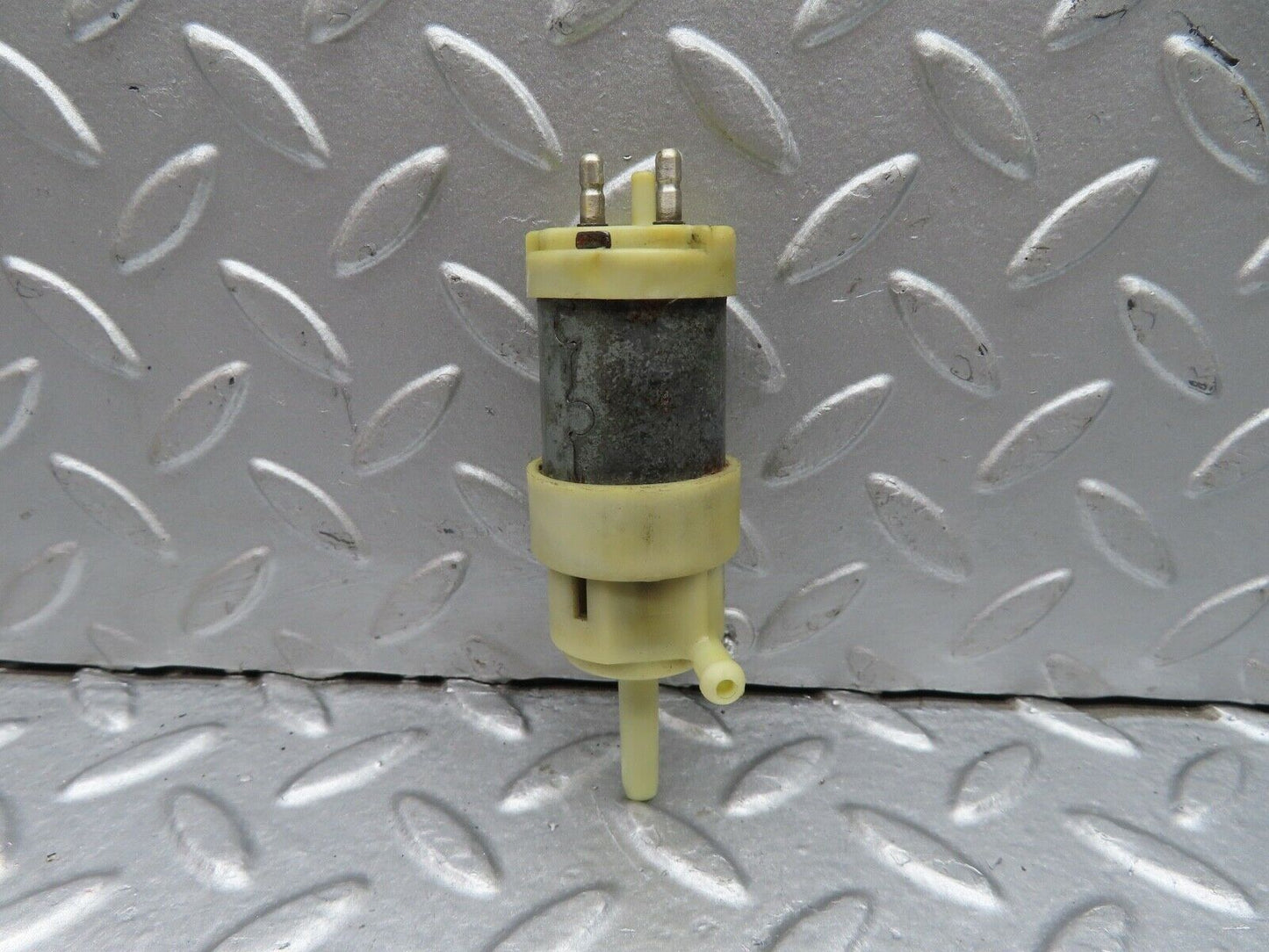18115 Mercedes-Benz W123 200 Windscreen Washer Pump
