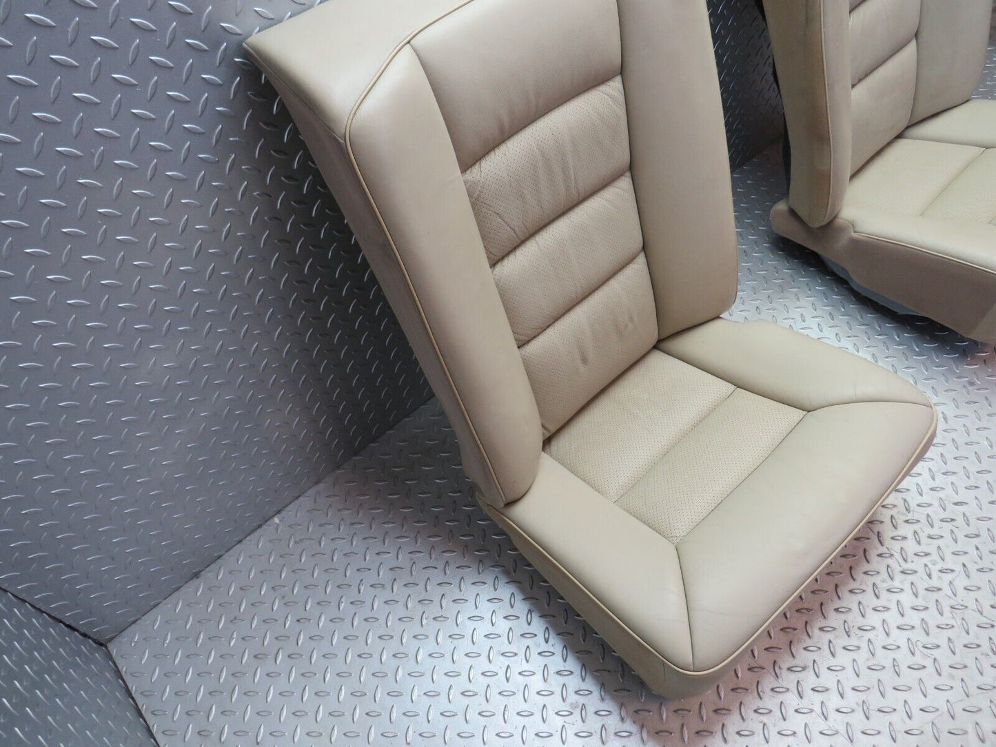26749 Mercedes-Benz C124 E220 Coupe Rear Seat Leather Beige